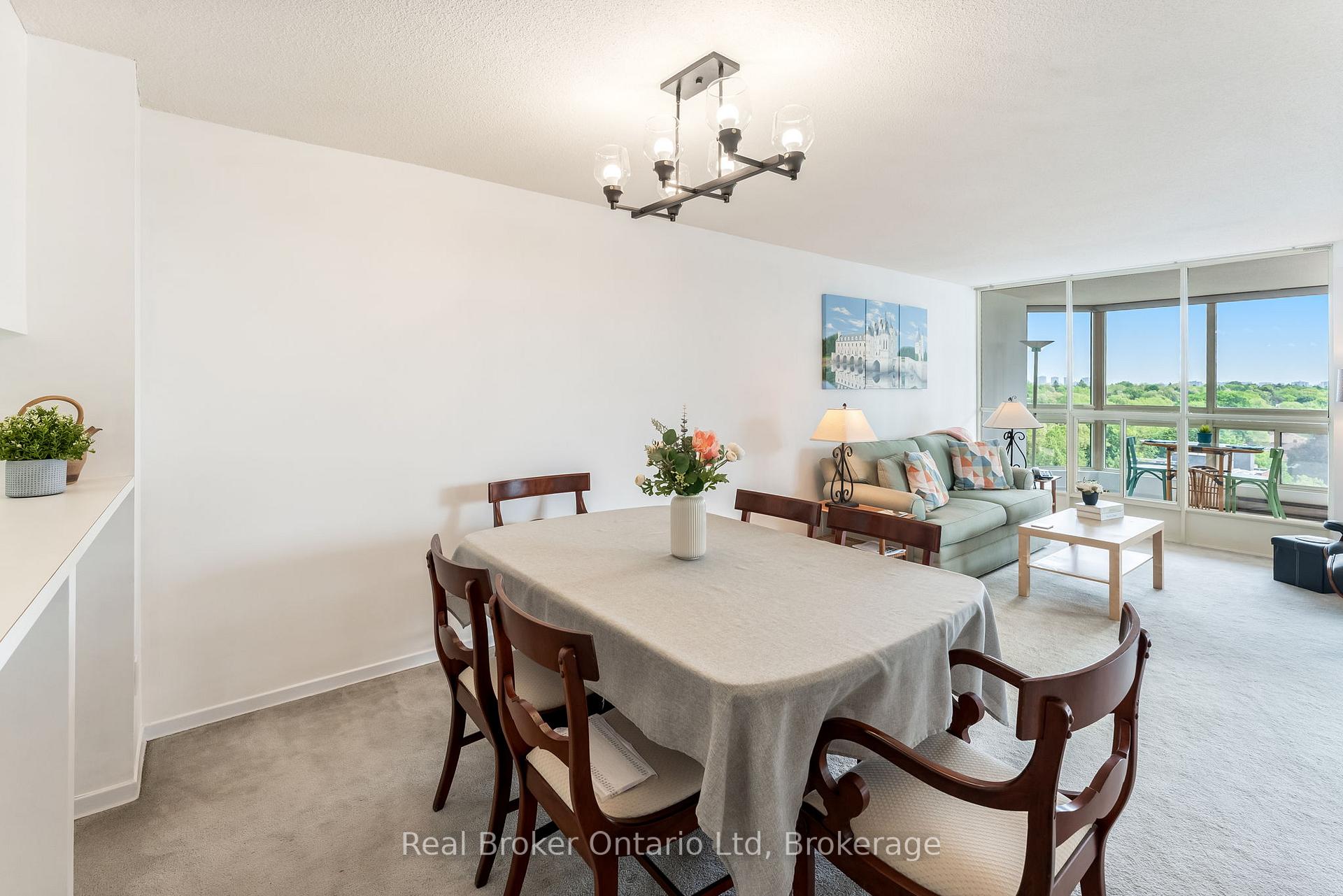 2 Bedrooms Condo at 10 Kenneth, Toronto For sale
