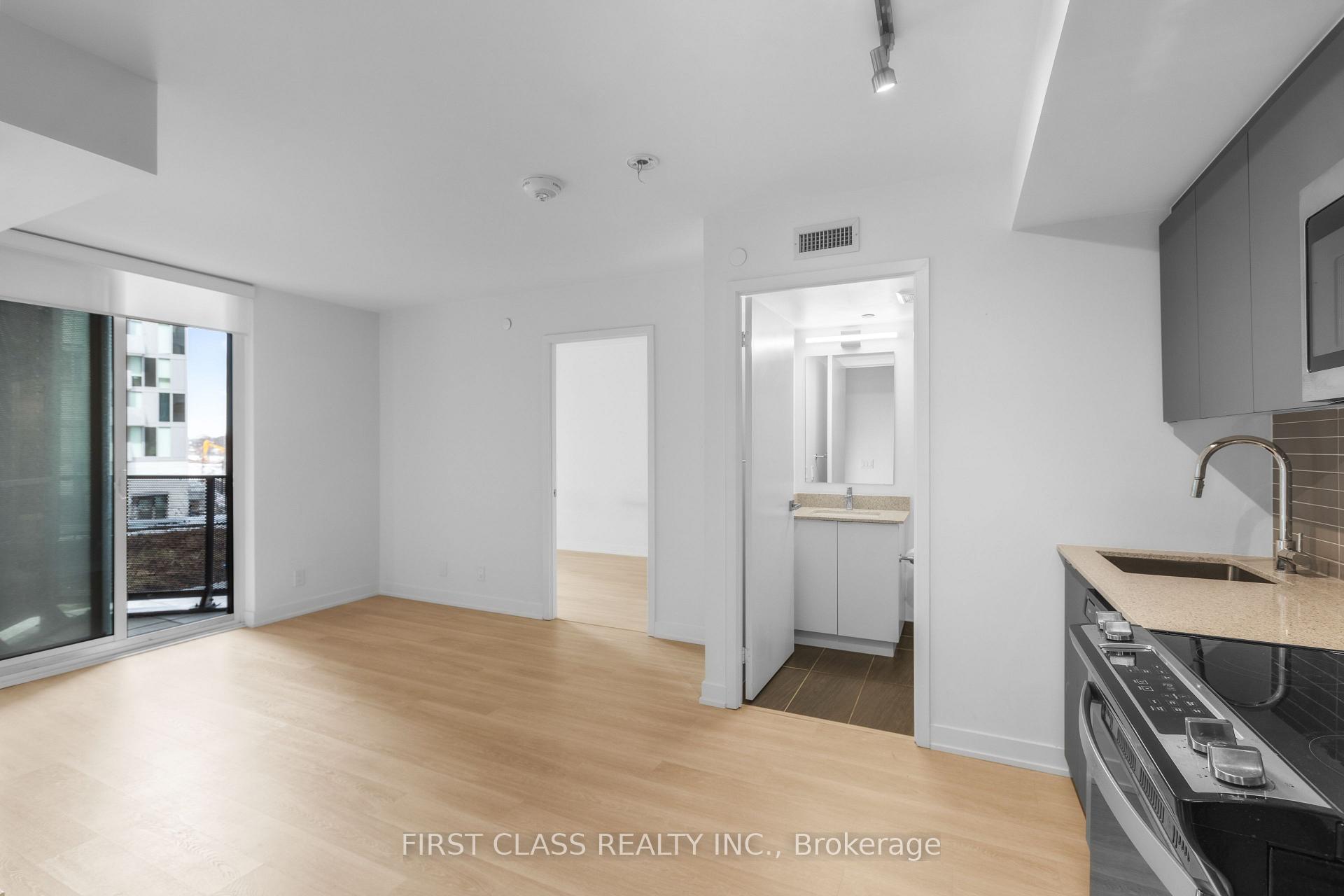 2 Bedrooms Condo at 30 Tretti, Toronto For sale