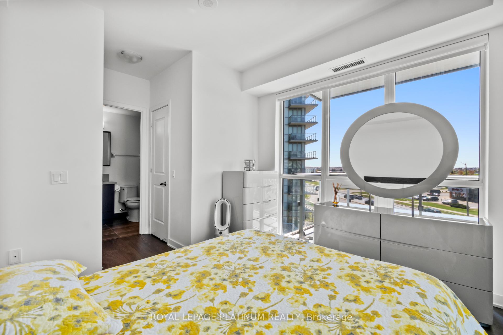 3 Bedrooms Condo at 4699 Glen Erin, Mississauga For sale