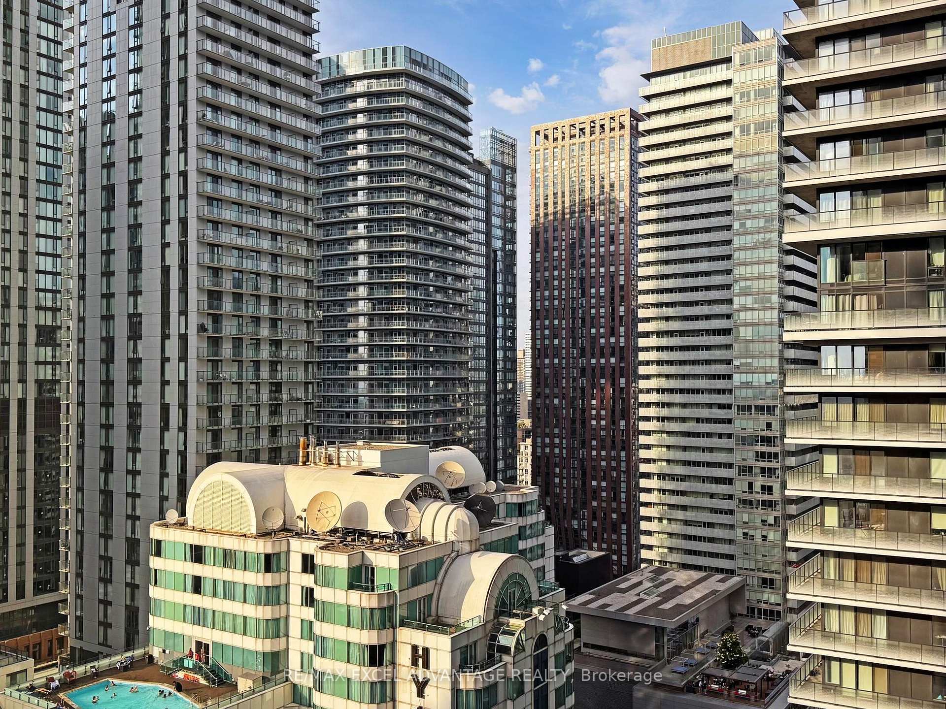 2 Bedrooms Condo at 357 King, Toronto For sale