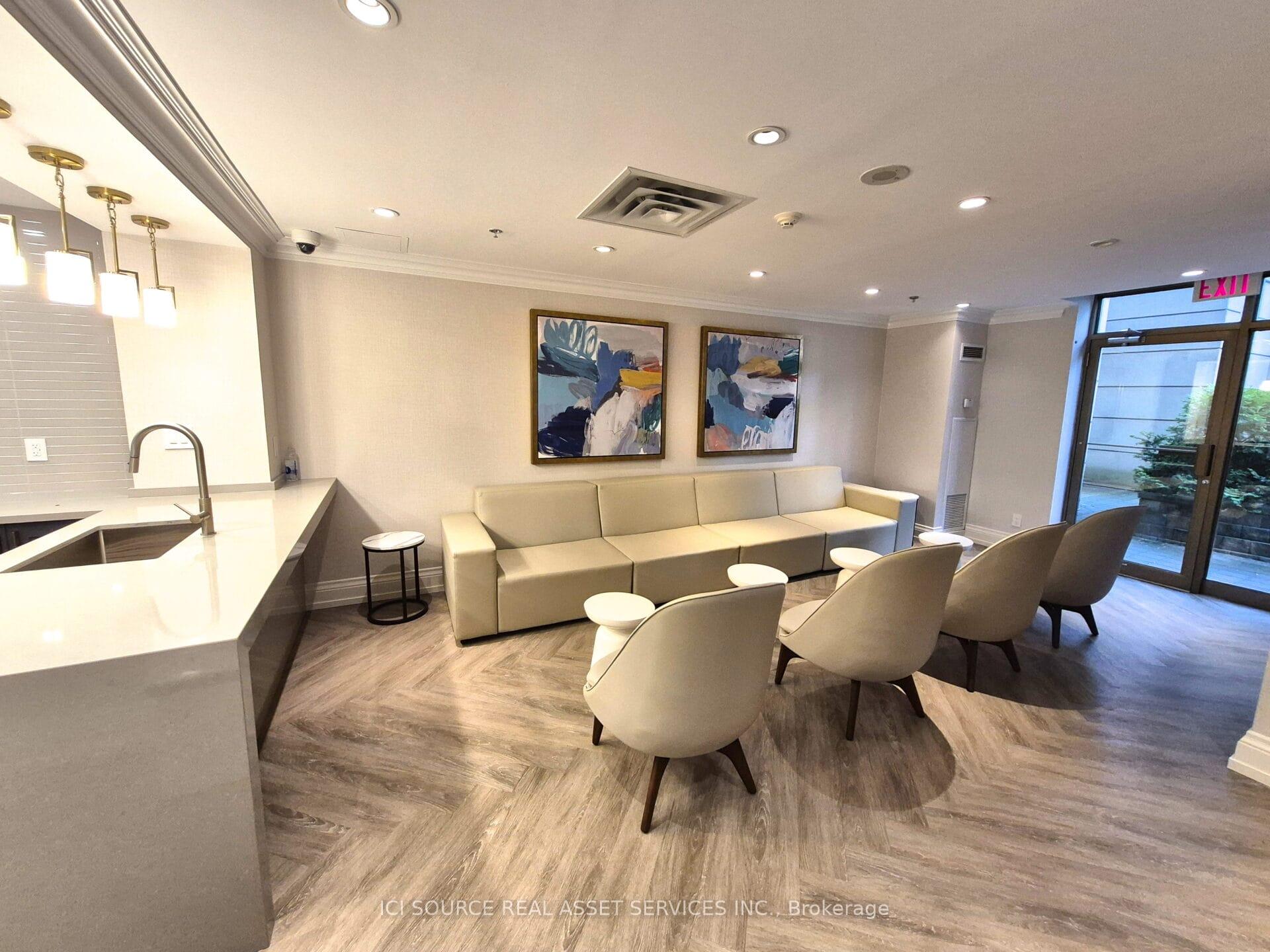 2 Bedrooms Condo at 51 Harrison Garden, Toronto For sale