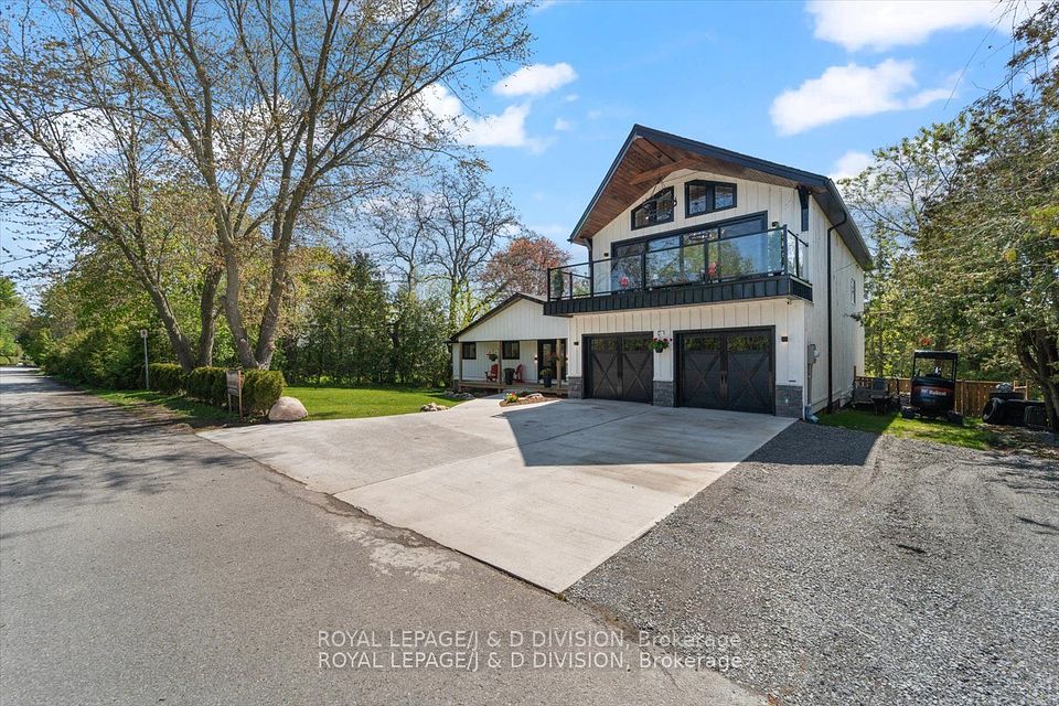 15 Malone Road, Georgina, ON L0E 1L0