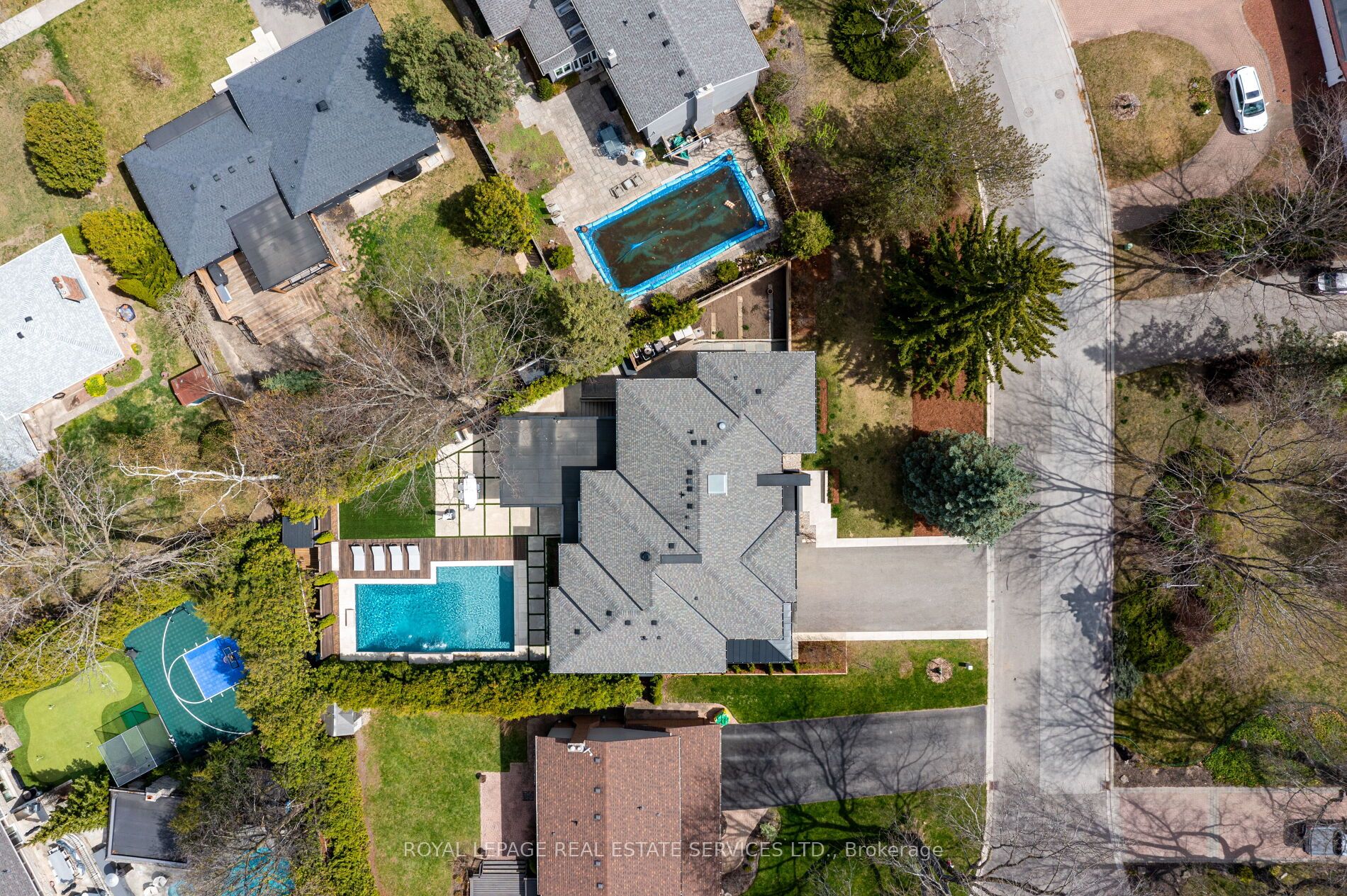 1471 Rogerswood Court, Mississauga, ON L5J 1R7