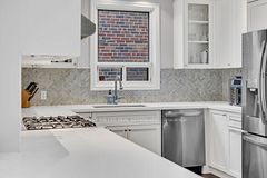 27 Peveril Hill S