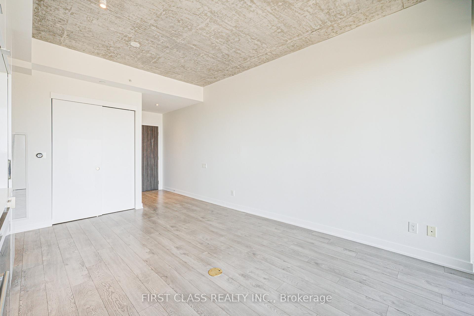 2 Bedrooms Condo at 185 Roehampton, Toronto For sale