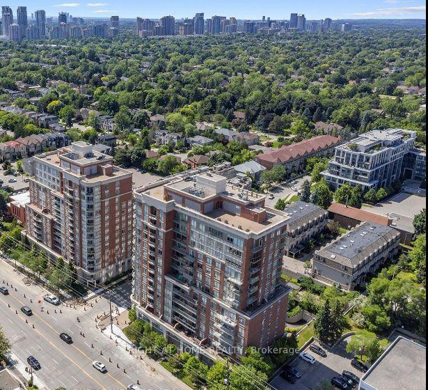 3 Bedrooms Condo at 1 Clairtrell, Toronto For sale