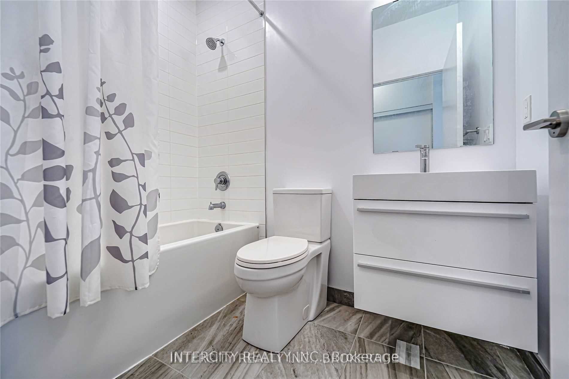 3 Bedrooms Condo at 181 Bedford, Toronto For sale
