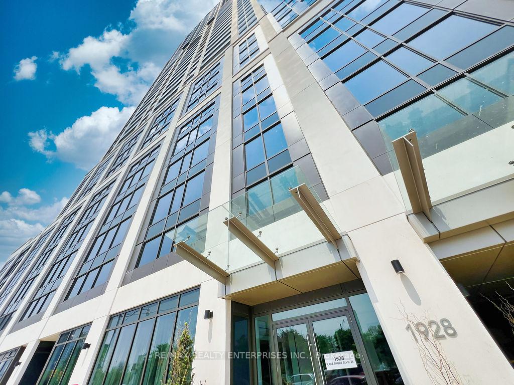 2 Bedrooms Condo at 1928 Lake Shore, Toronto For sale