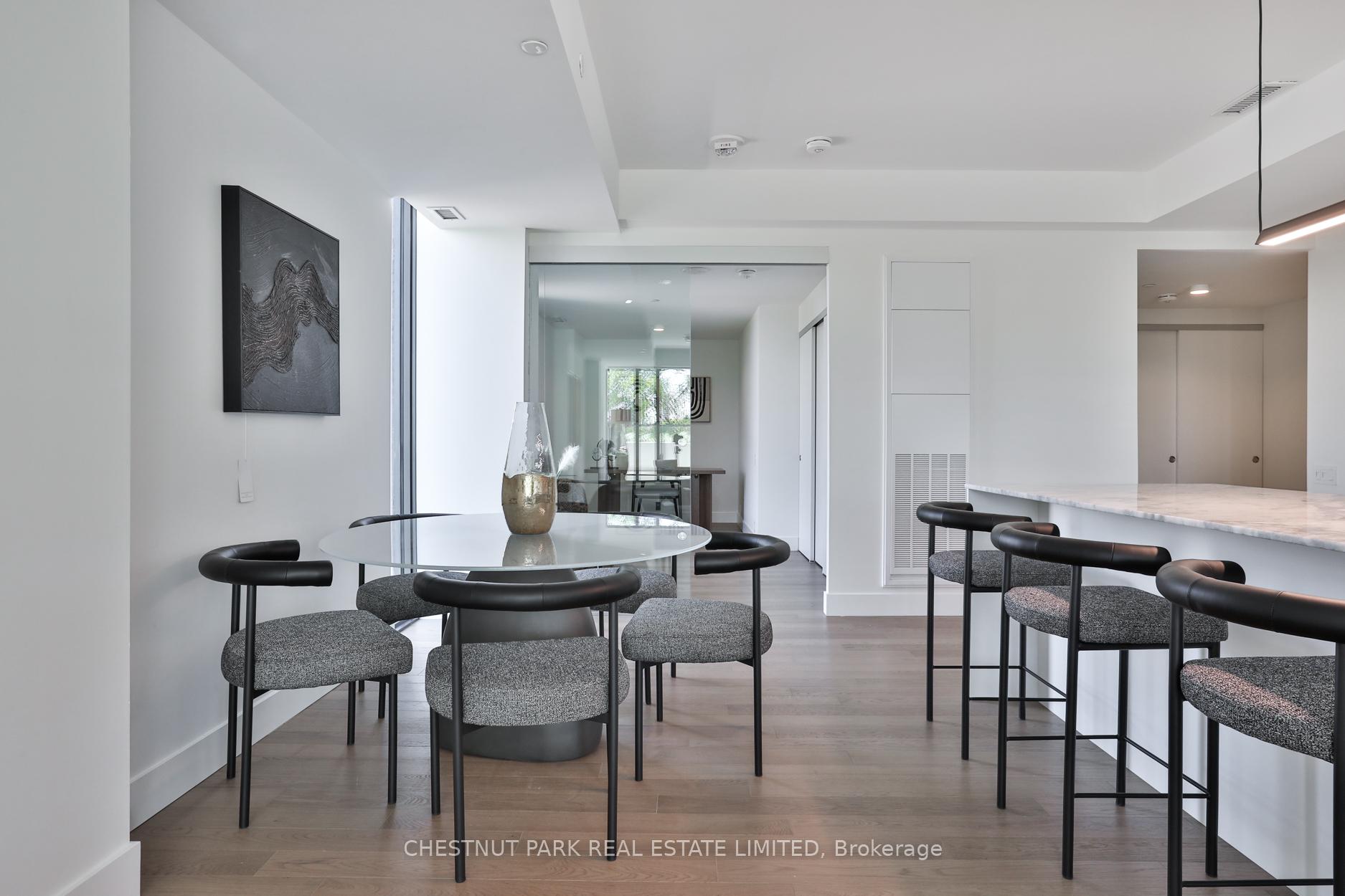 3 Bedrooms Condo at 1414 Bayview, Toronto For sale