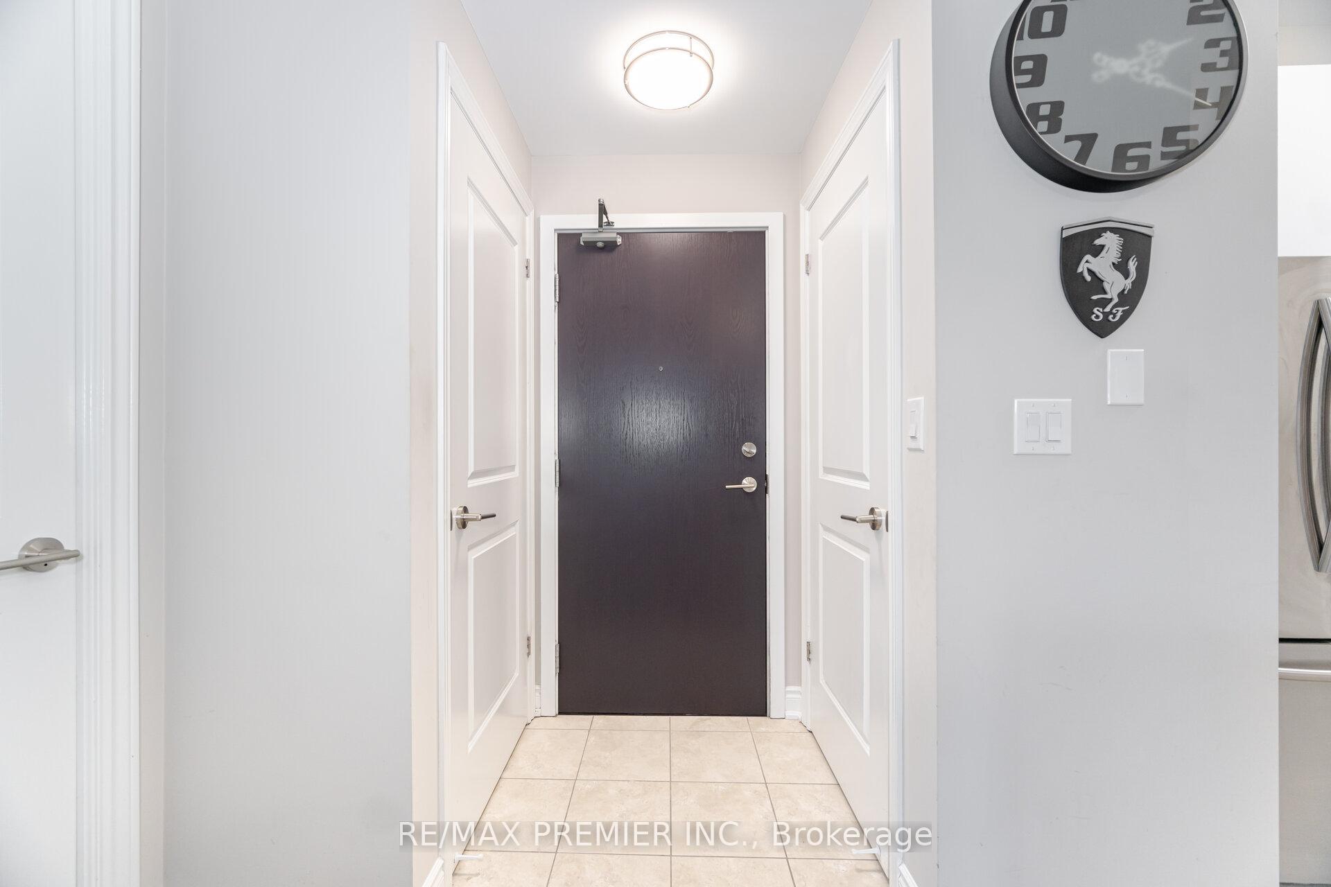 1 Bedroom Condo at 281 Woodbridge,  Vaughan For sale