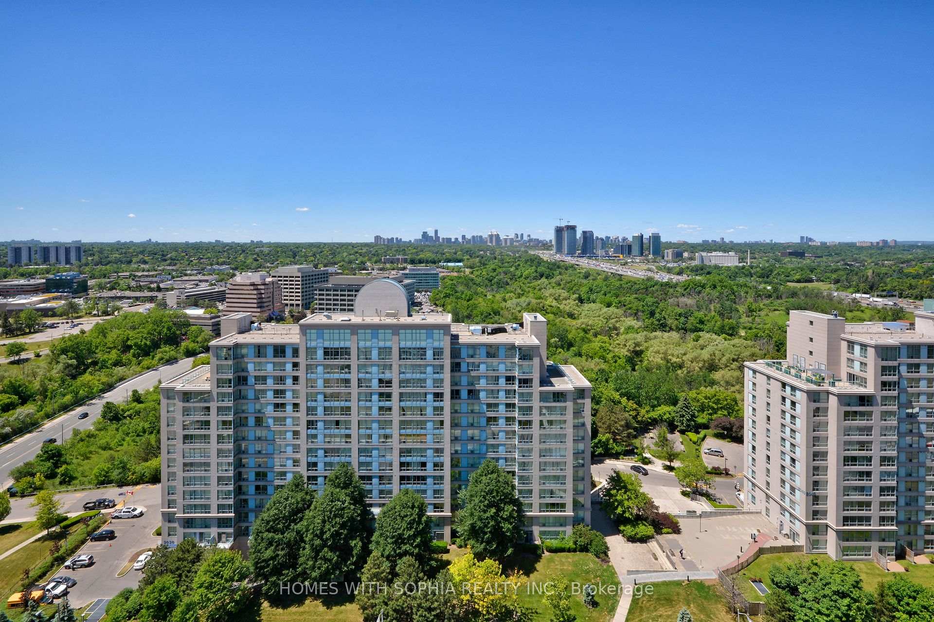 2 Bedrooms Condo at 18 Graydon Hall, Toronto For sale