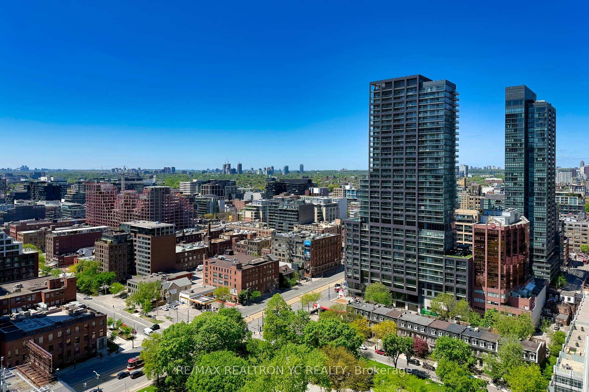 2 Bedrooms Condo at 352 Front, Toronto For sale