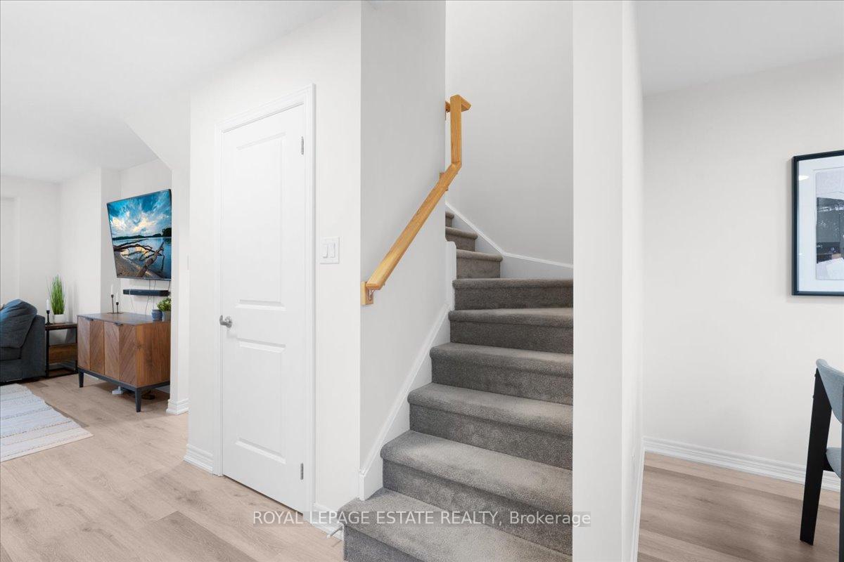 3 Bedrooms Condo at 39 Radison, Hamilton For sale