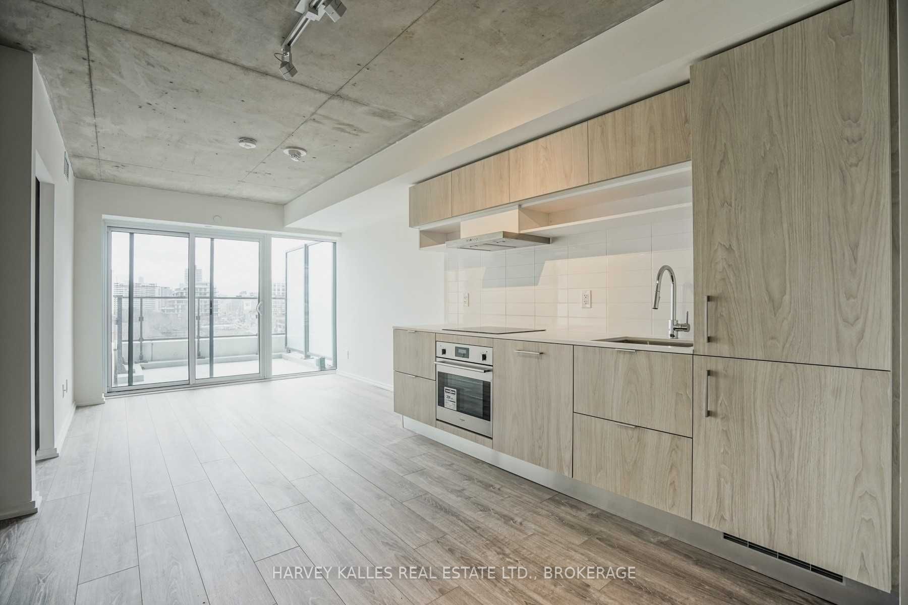 8 Hillsdale Avenue 829