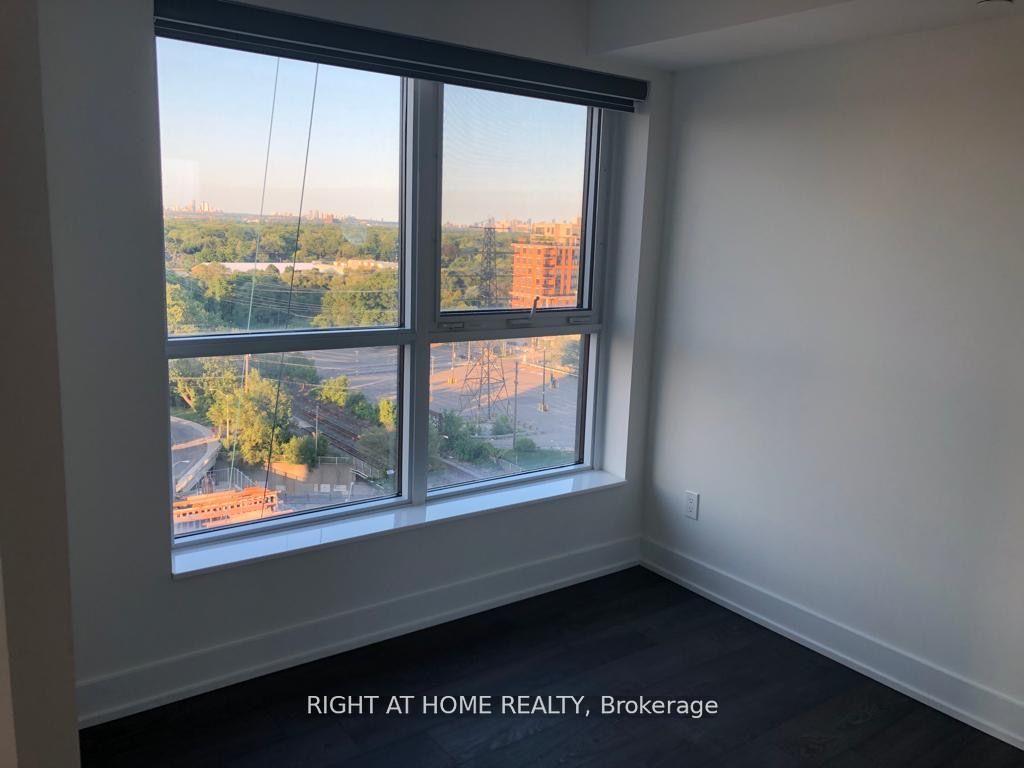 2 Bedrooms Condo at 7 Mabelle,  Toronto For sale