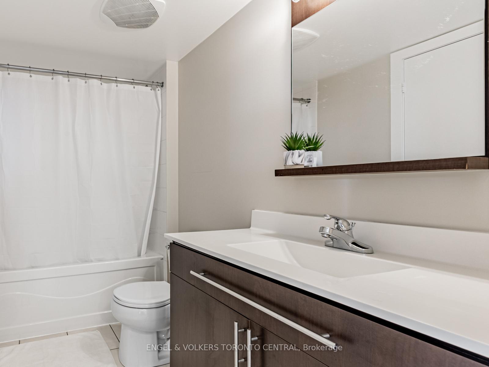 2 Bedrooms Condo at 80 Western Battery, Toronto For sale