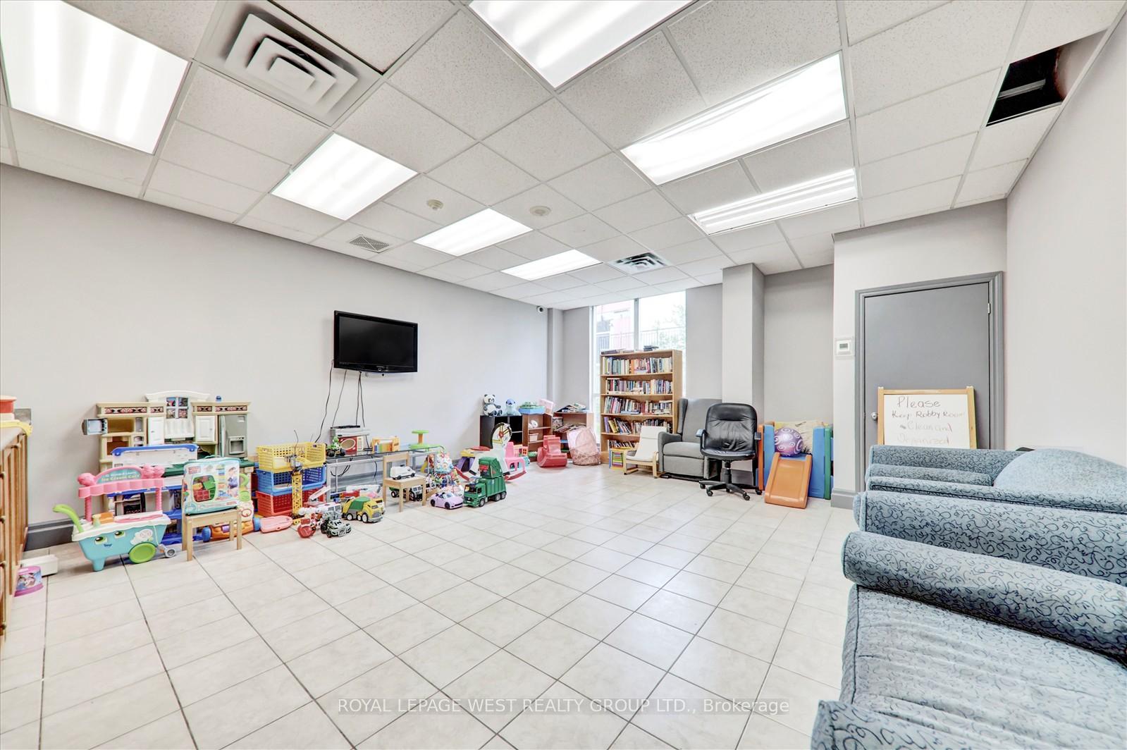 1 Bedroom Condo at 2088 Lawrence, Toronto For sale