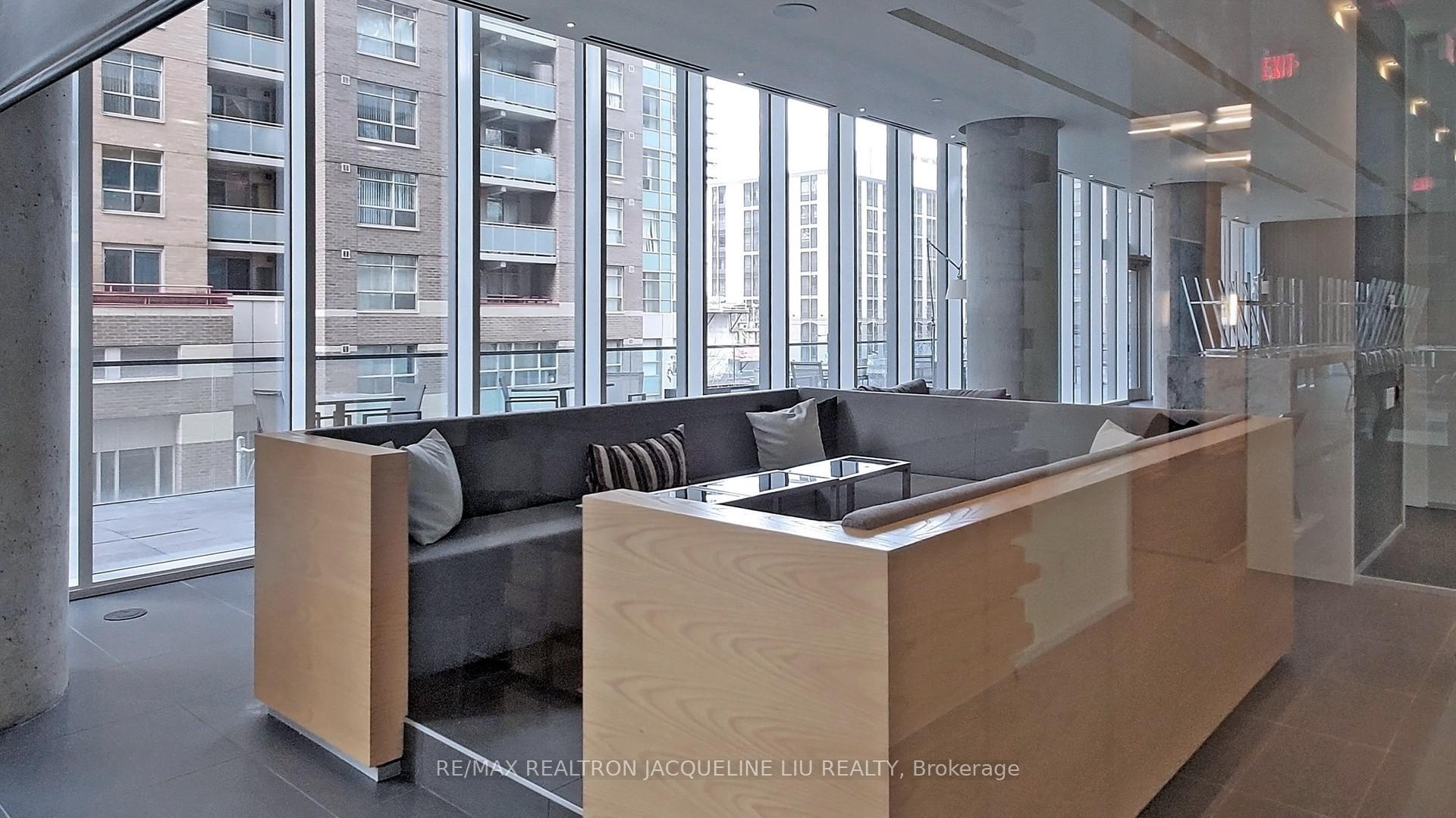 1 Bedroom Condo at 15 Grenville, Toronto For sale