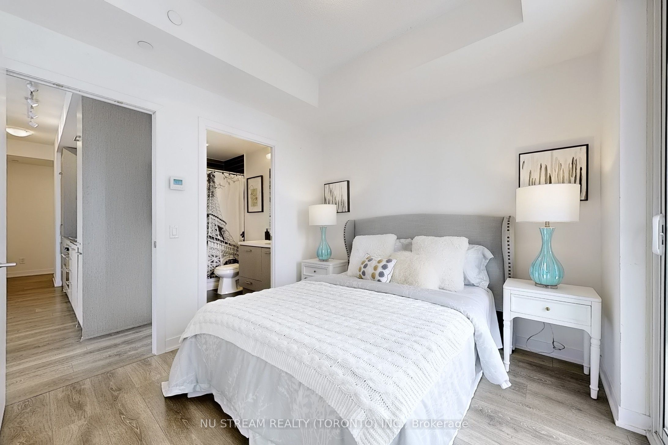 87 Peter Street, #2302