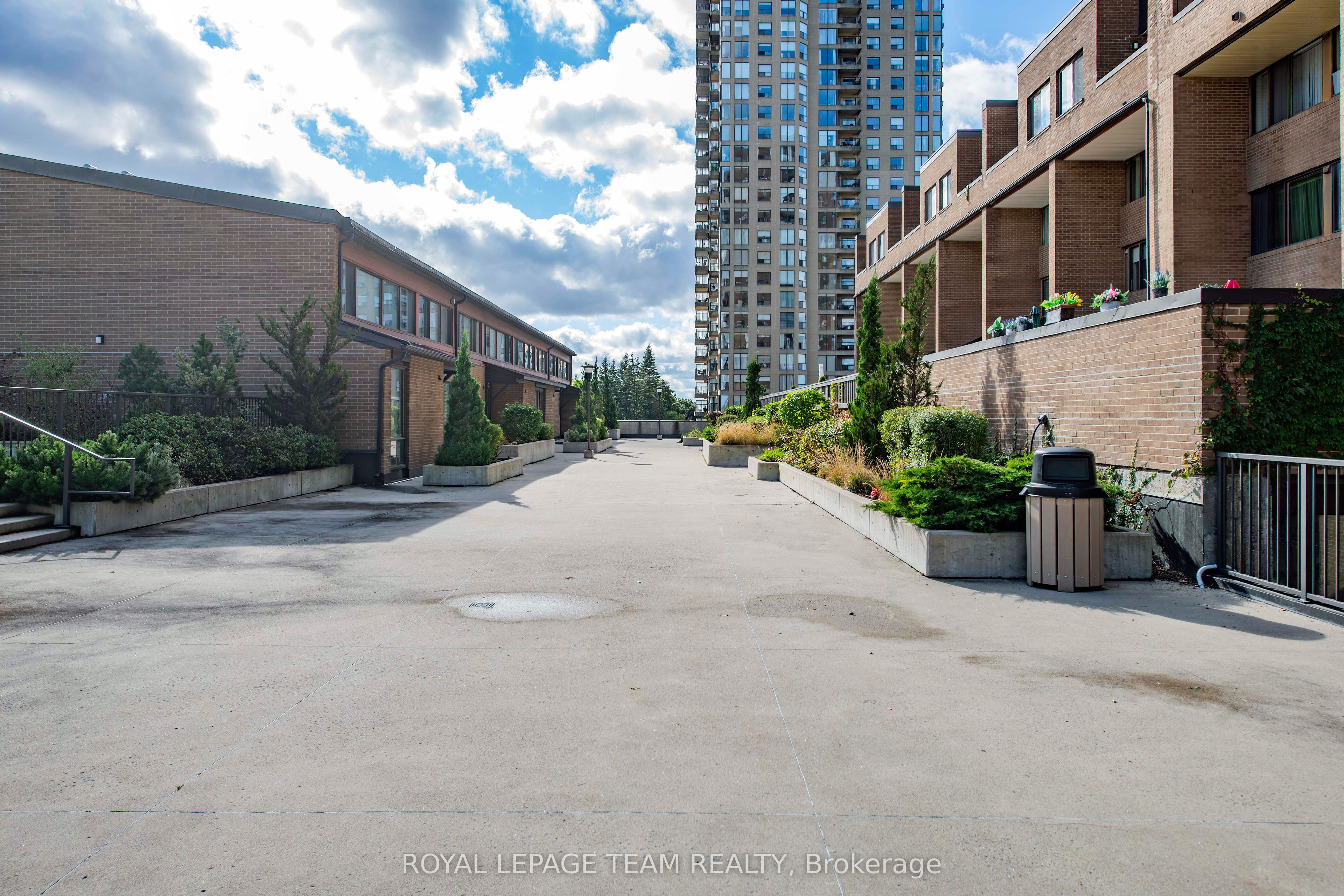 515 ST LAURENT Boulevard, #1909