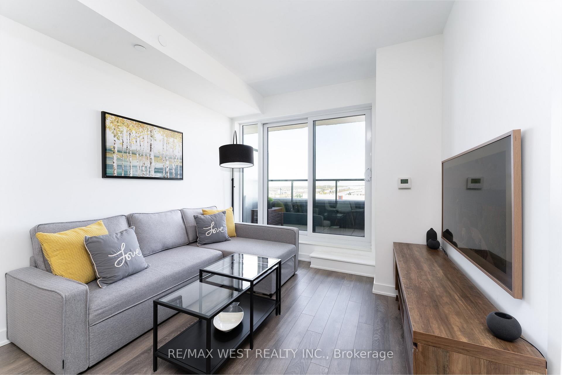 1 Bedroom Condo at 100 Eagle Rock, Vaughan For sale