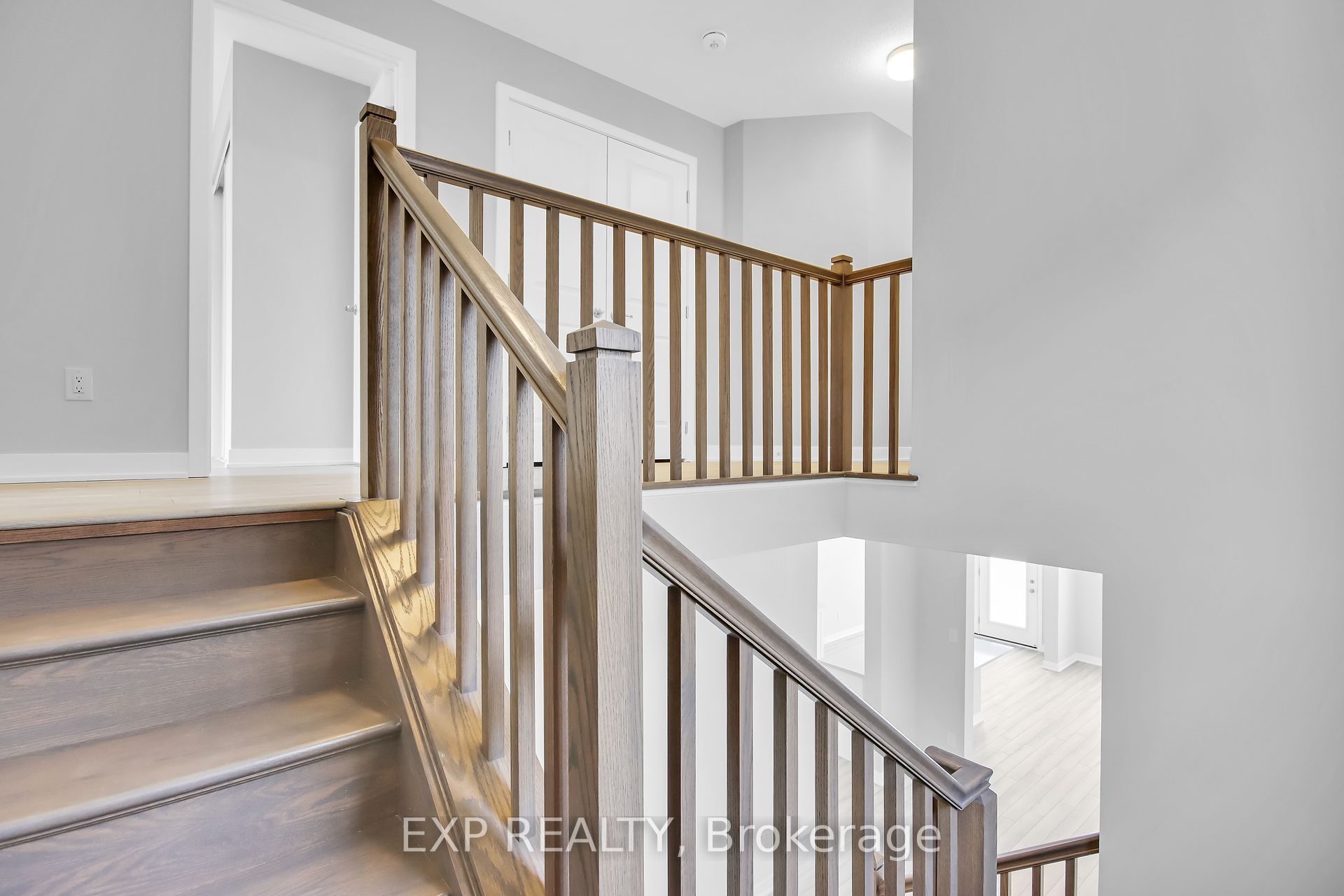 309 Cornflower Row, Stittsville - Munster - Richmond 8209 - Goulbourn Twp From Franktown Rd/South To Rideau