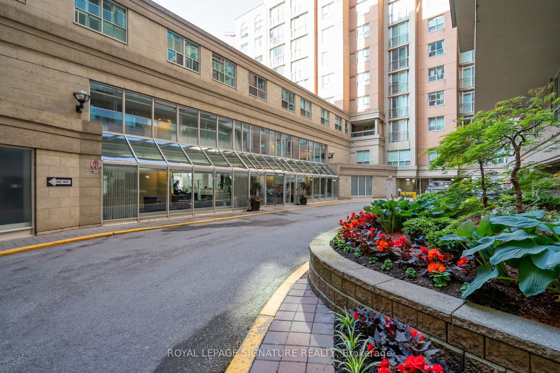 2 Bedrooms Condo at 323 Richmond, Toronto For sale