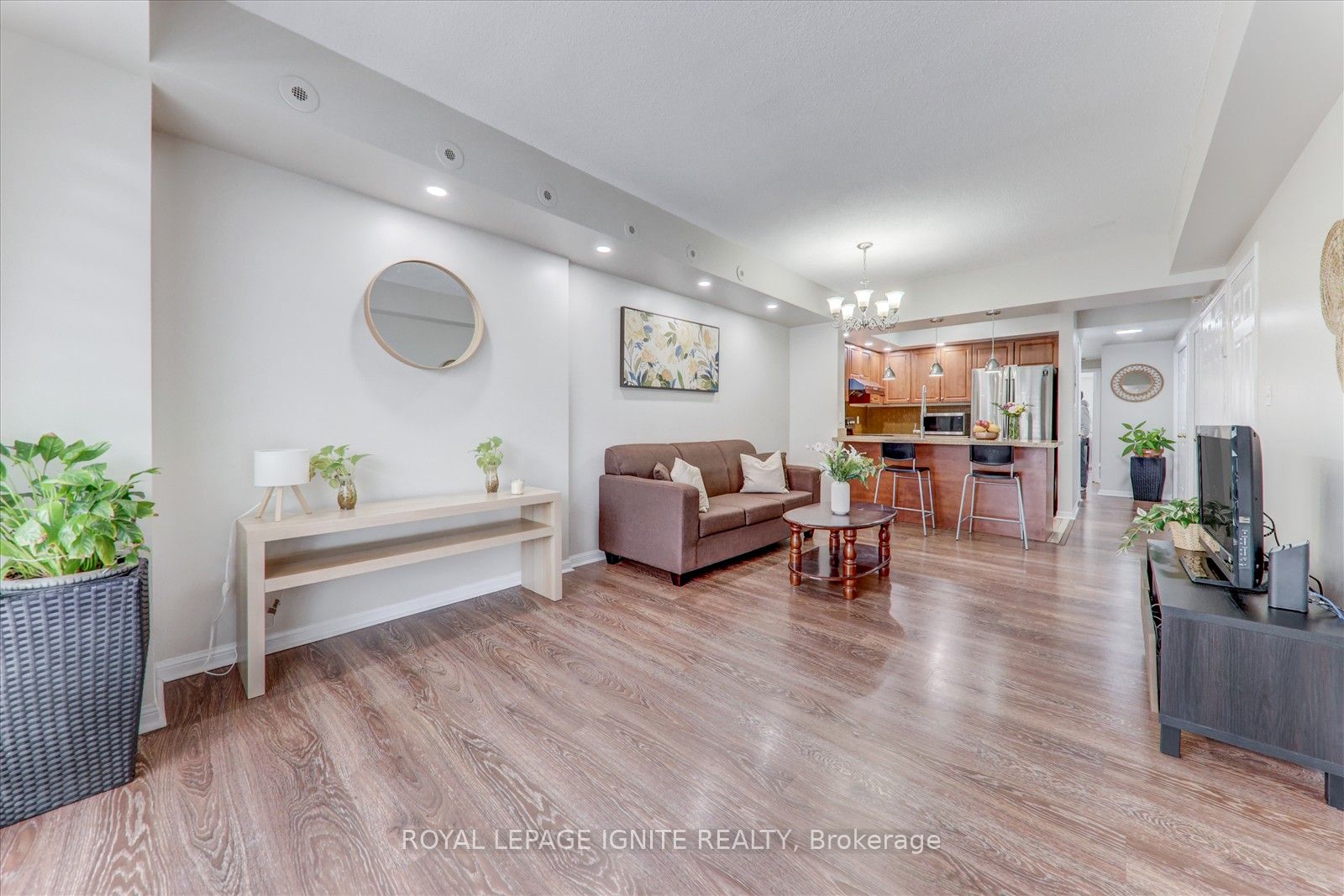 3035 Finch Avenue, #2013