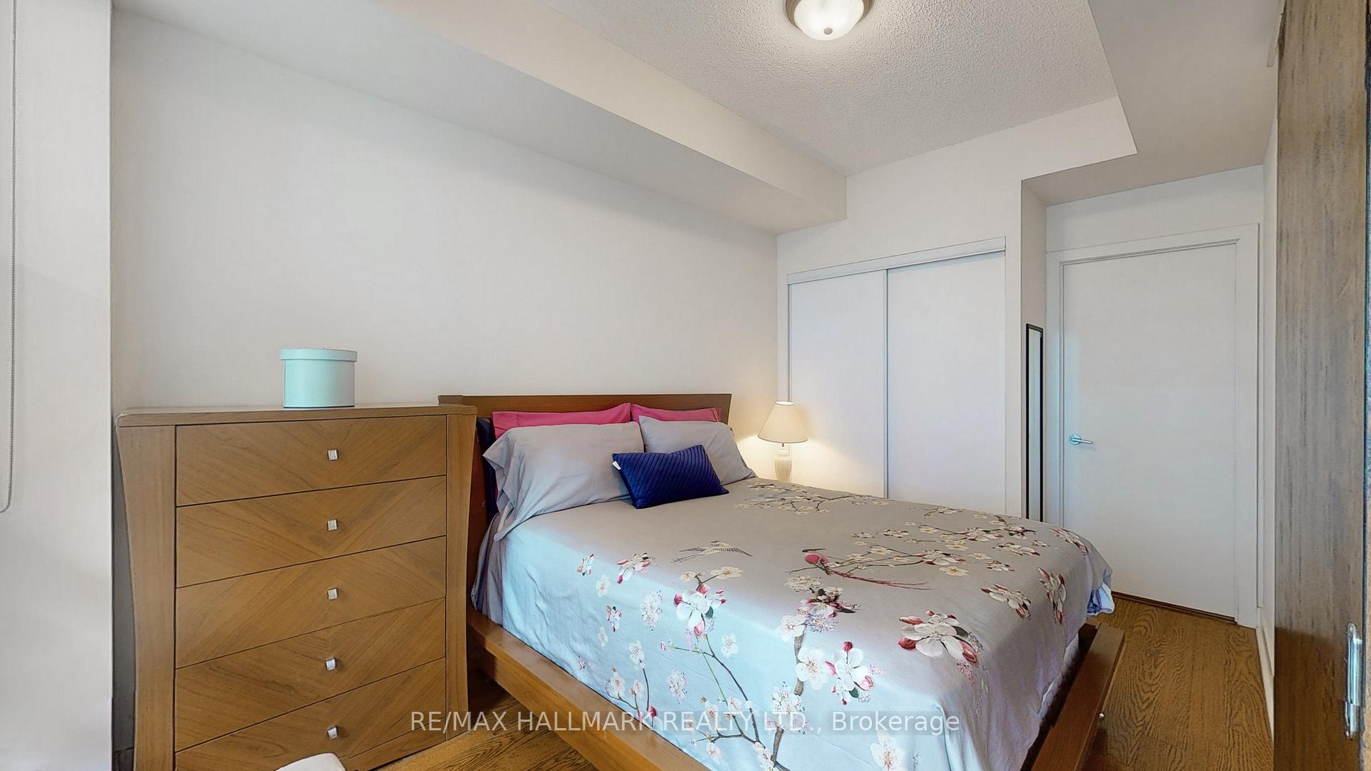 2 Bedrooms Condo at 438 King, Toronto For sale