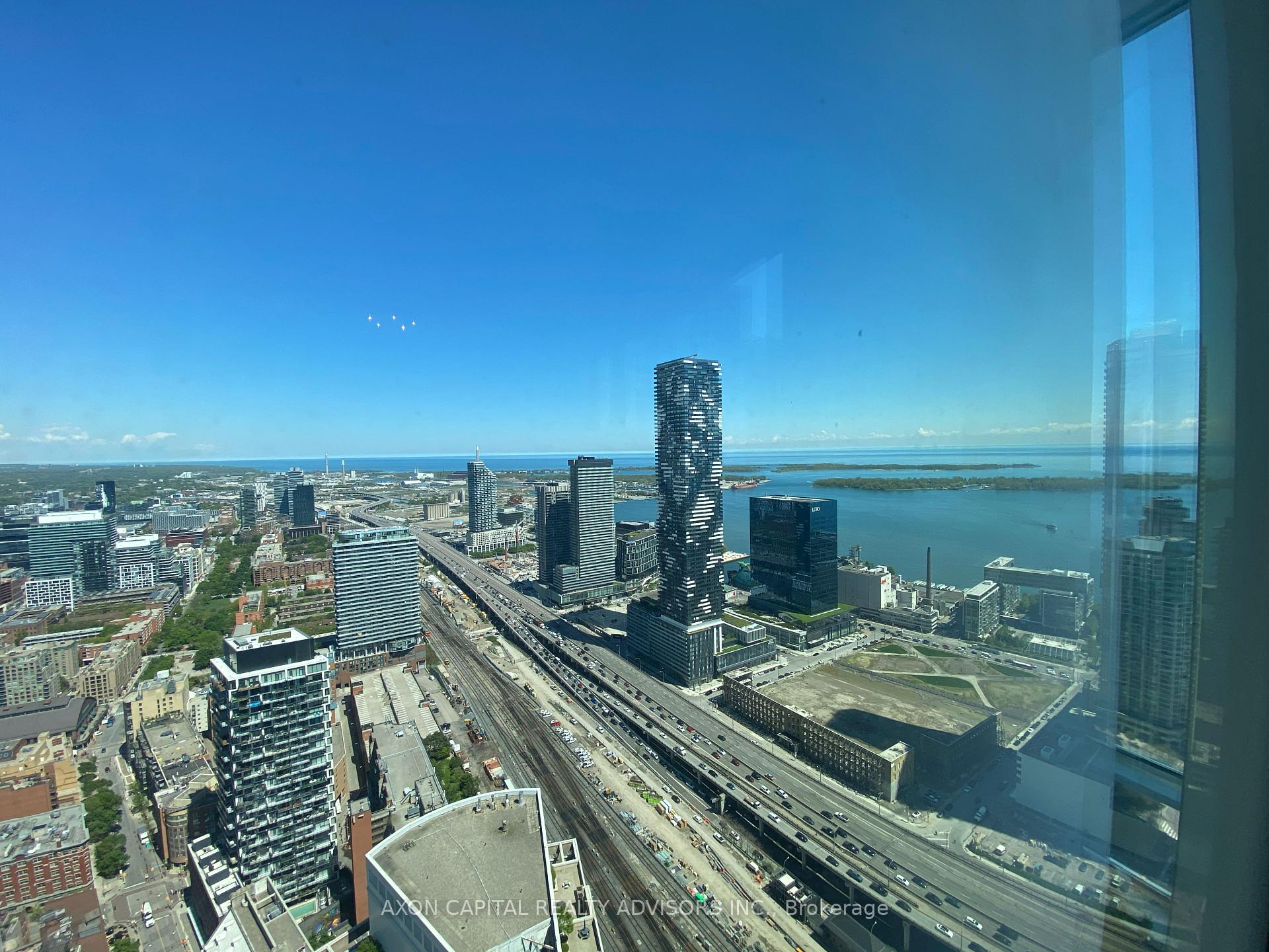 3 Bedrooms Condo at 8 The Esplanade, Toronto For sale