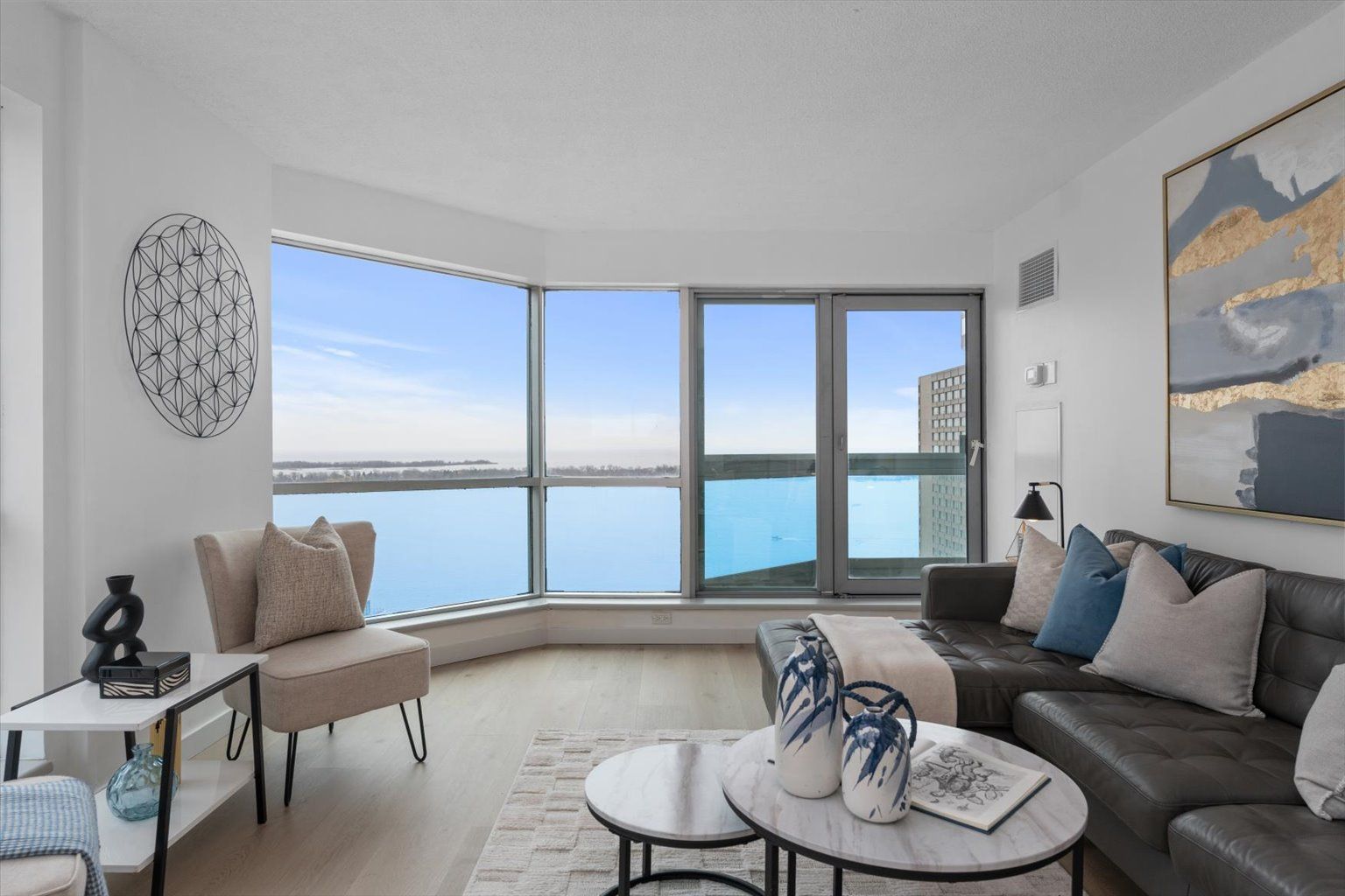 10 Yonge Street 3211