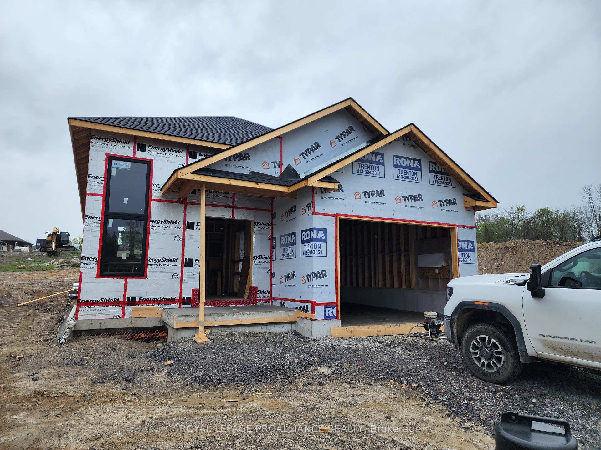 18 Cedarwood Street, Quinte West, ON K0K 2C0