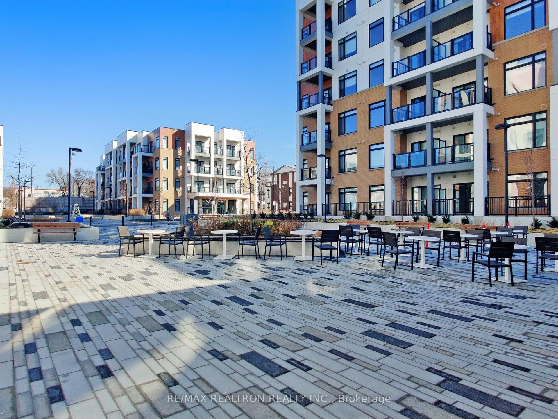 2 Bedrooms Condo at 160 Canon Jackson, Toronto For sale