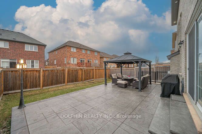 33 Bonnieglen Farm Boulevard, Caledon, ON L7C 3X8