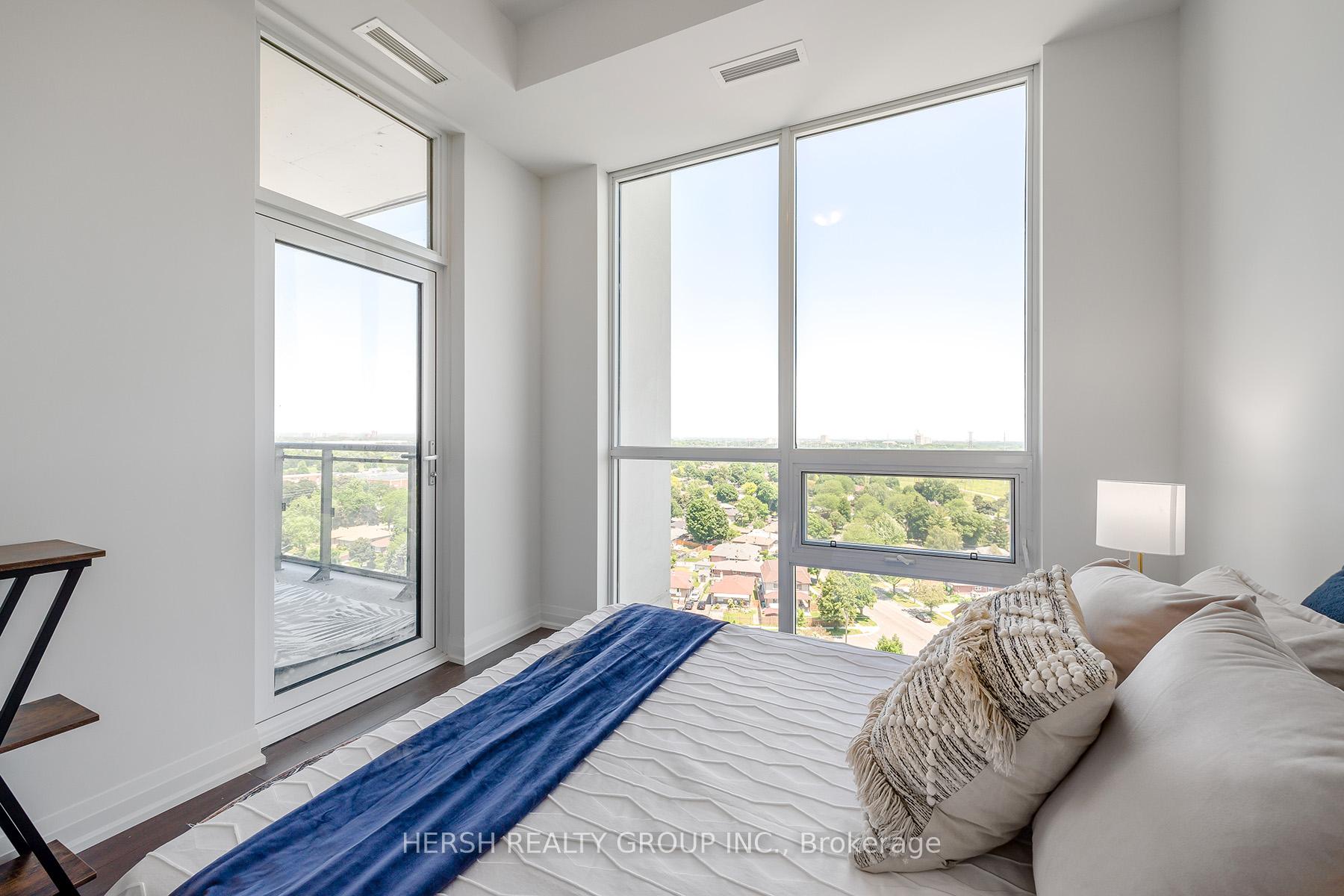 3 Bedrooms Condo at 10 Meadowglen,  Toronto For sale