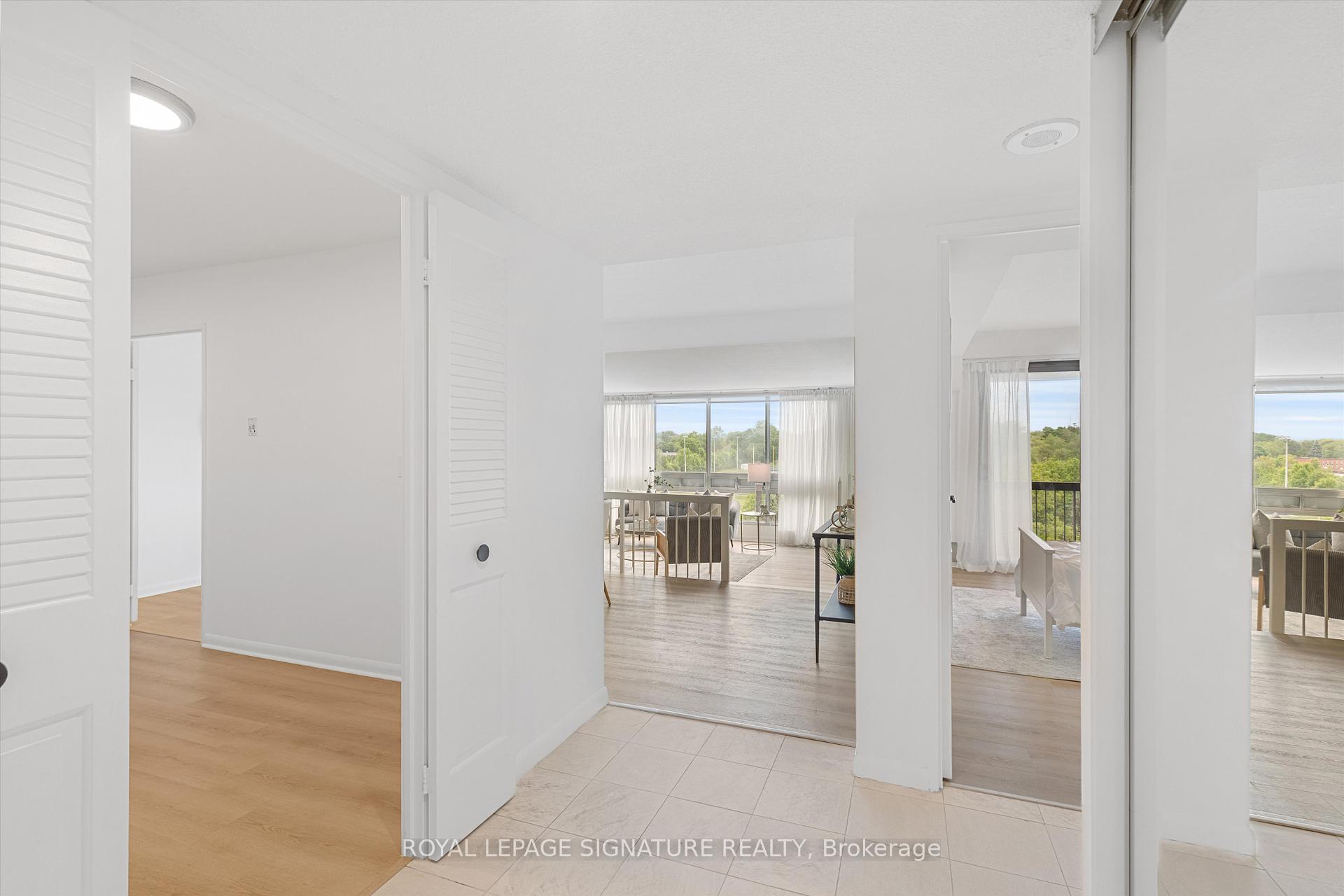 3 Bedrooms Condo at 2185 Marine, Oakville For sale