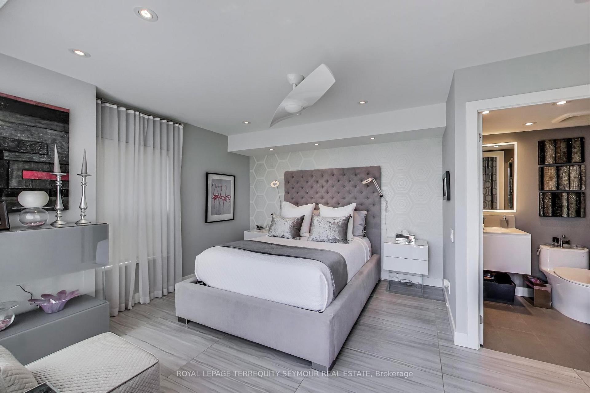 3 Bedrooms Condo at 77 Lombard, Toronto For sale