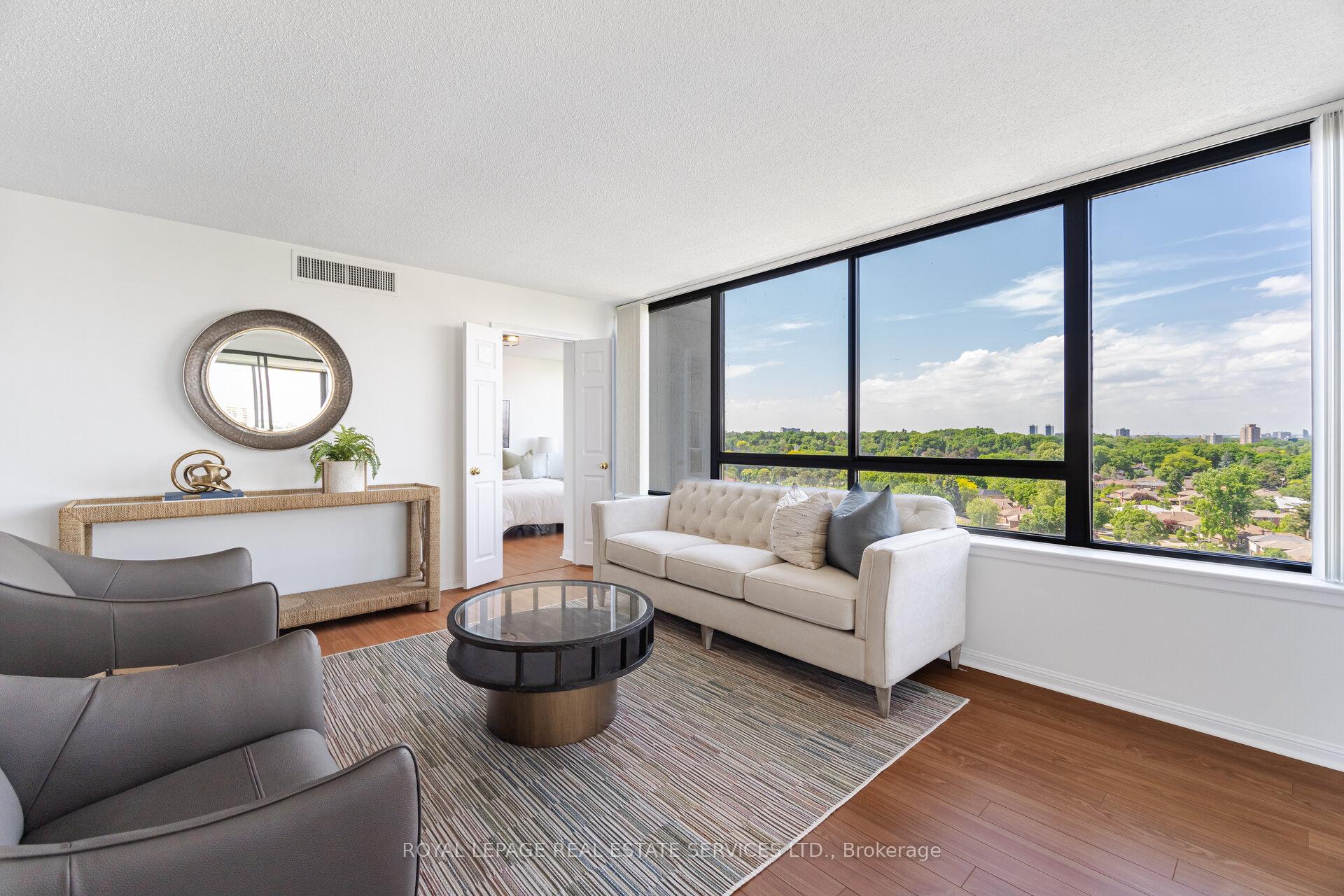 2 Bedrooms Condo at 40 Richview, Toronto For sale