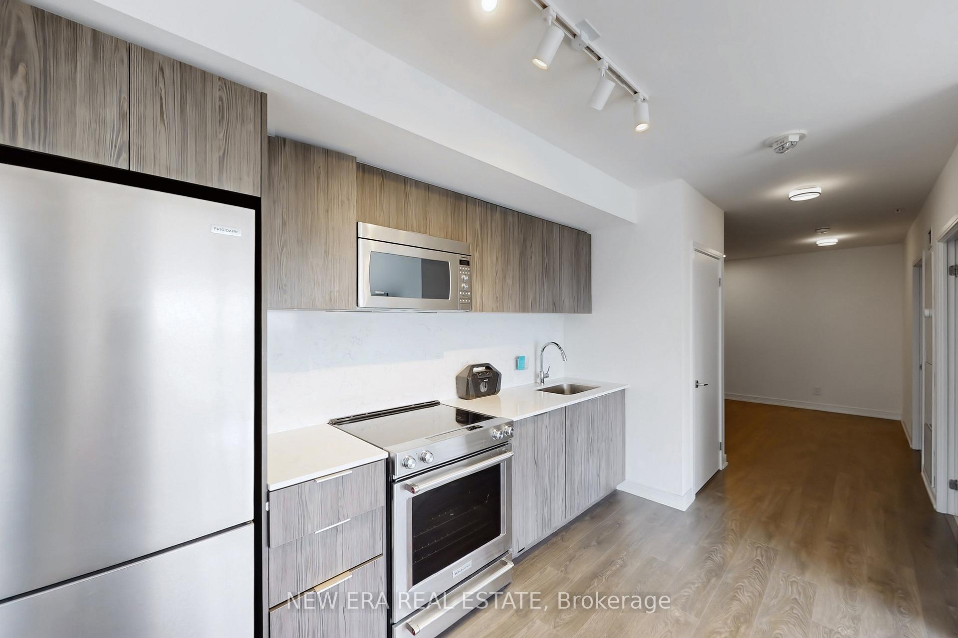 2 Bedrooms Condo at 30 Samuel Wood, Toronto For sale