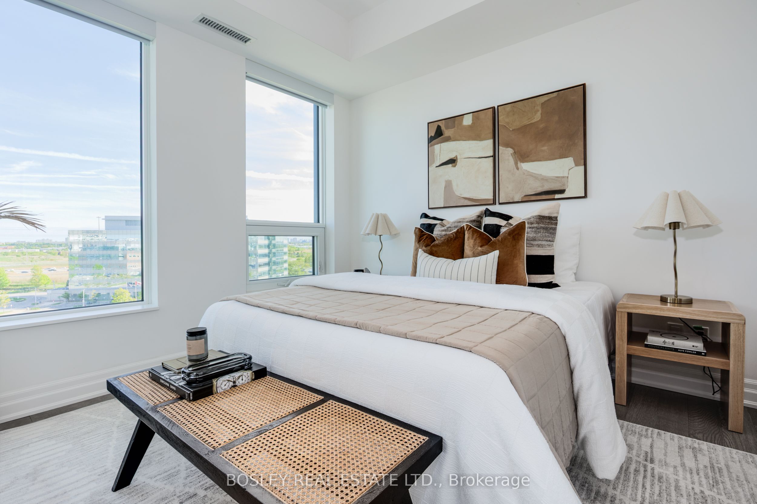 8 Rouge Valley Drive W, #908