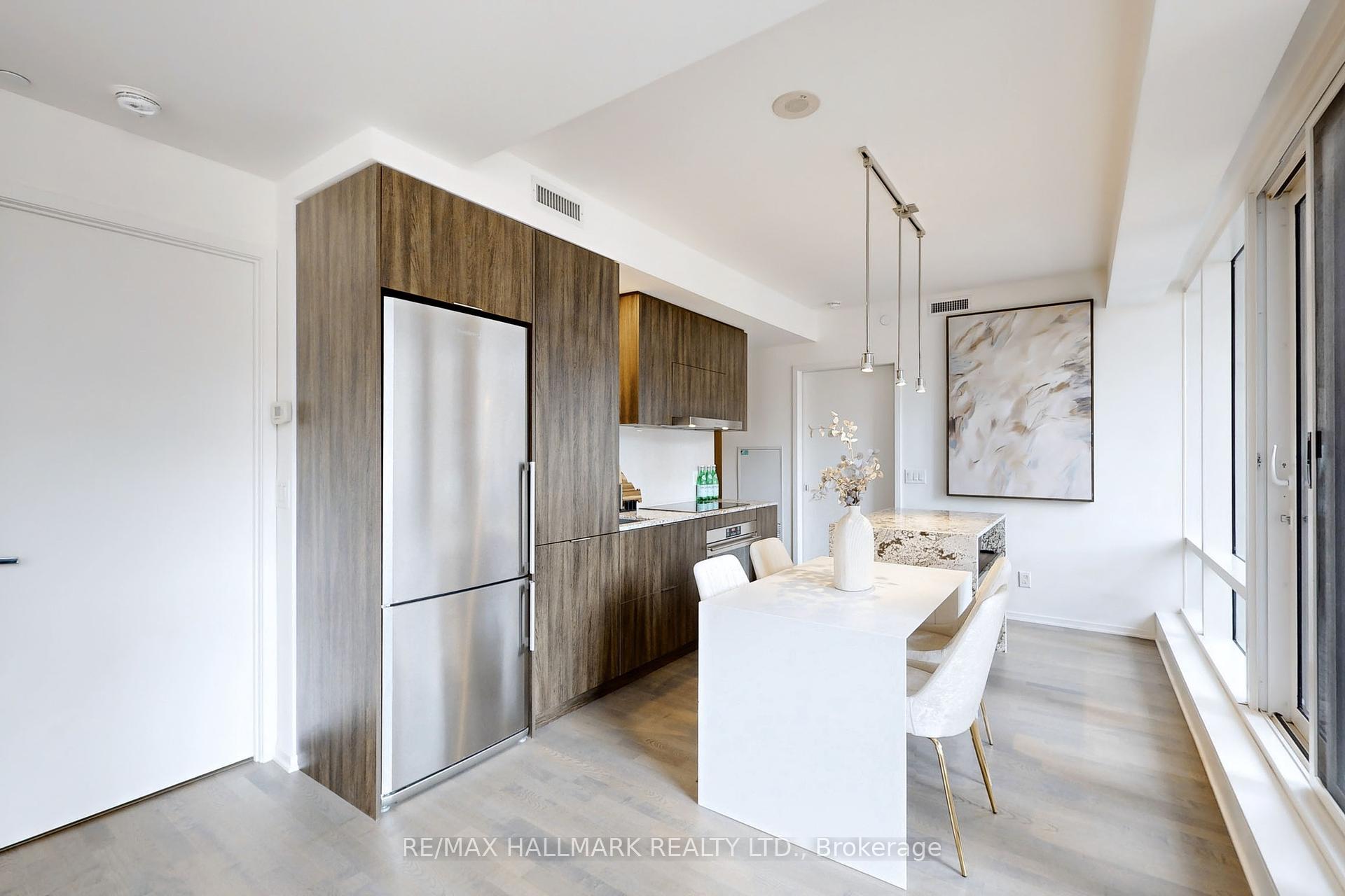 3 Bedrooms Condo at 1 Bloor,  Toronto For sale