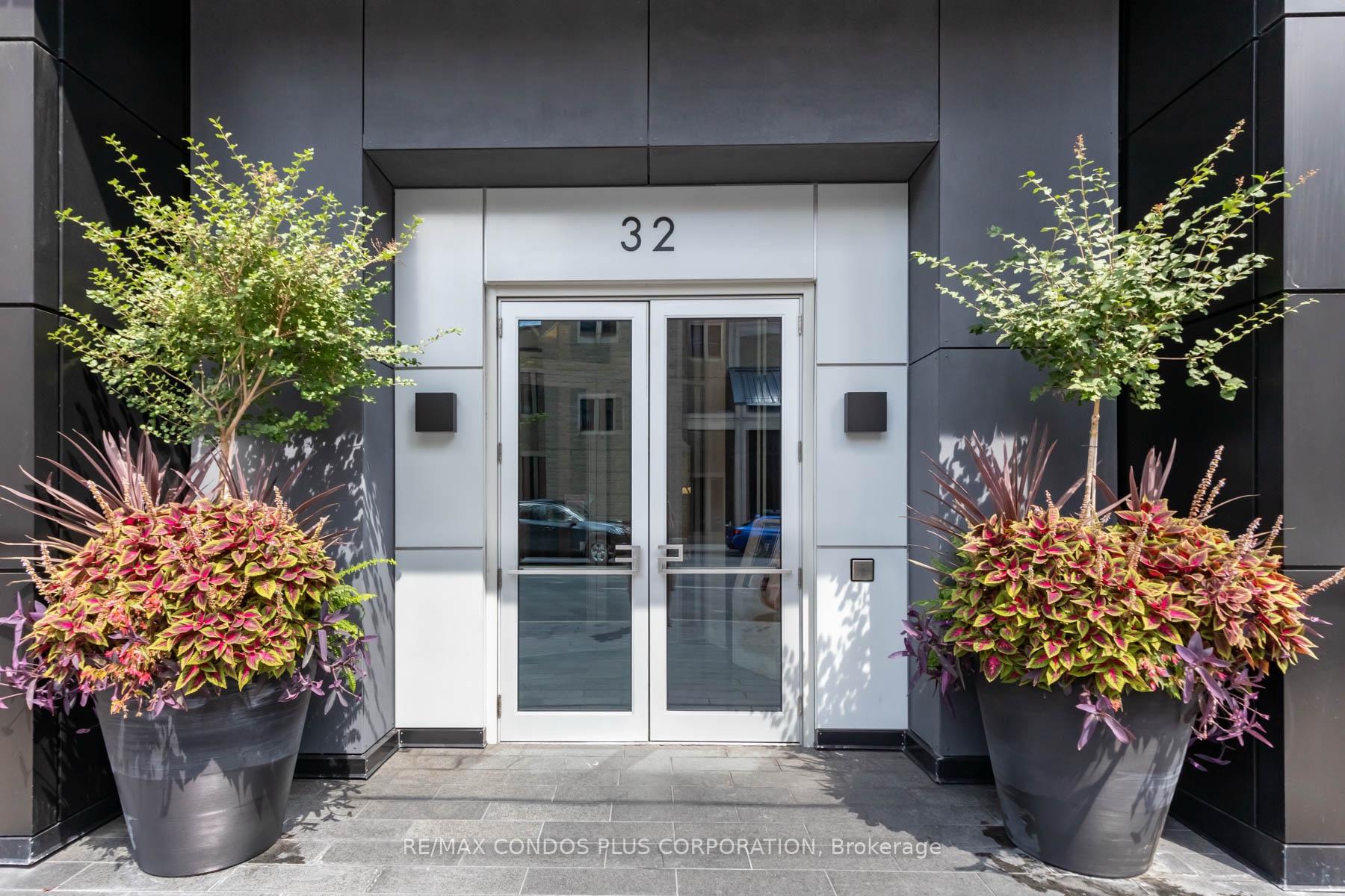 1 Bedroom Condo at 32 Davenport, Toronto For sale