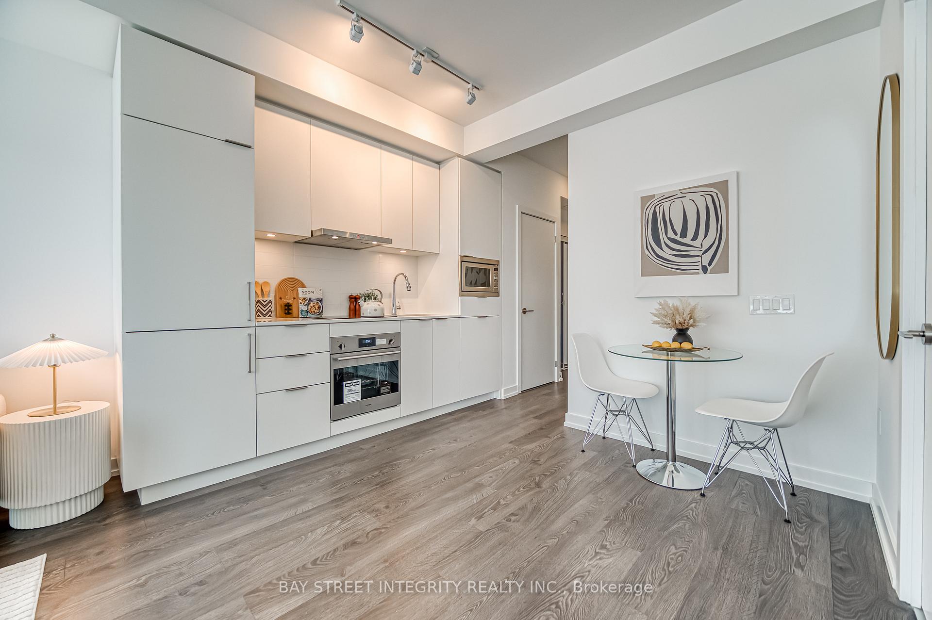 1 Bedroom Condo at 7 Golden Lion, Toronto For sale