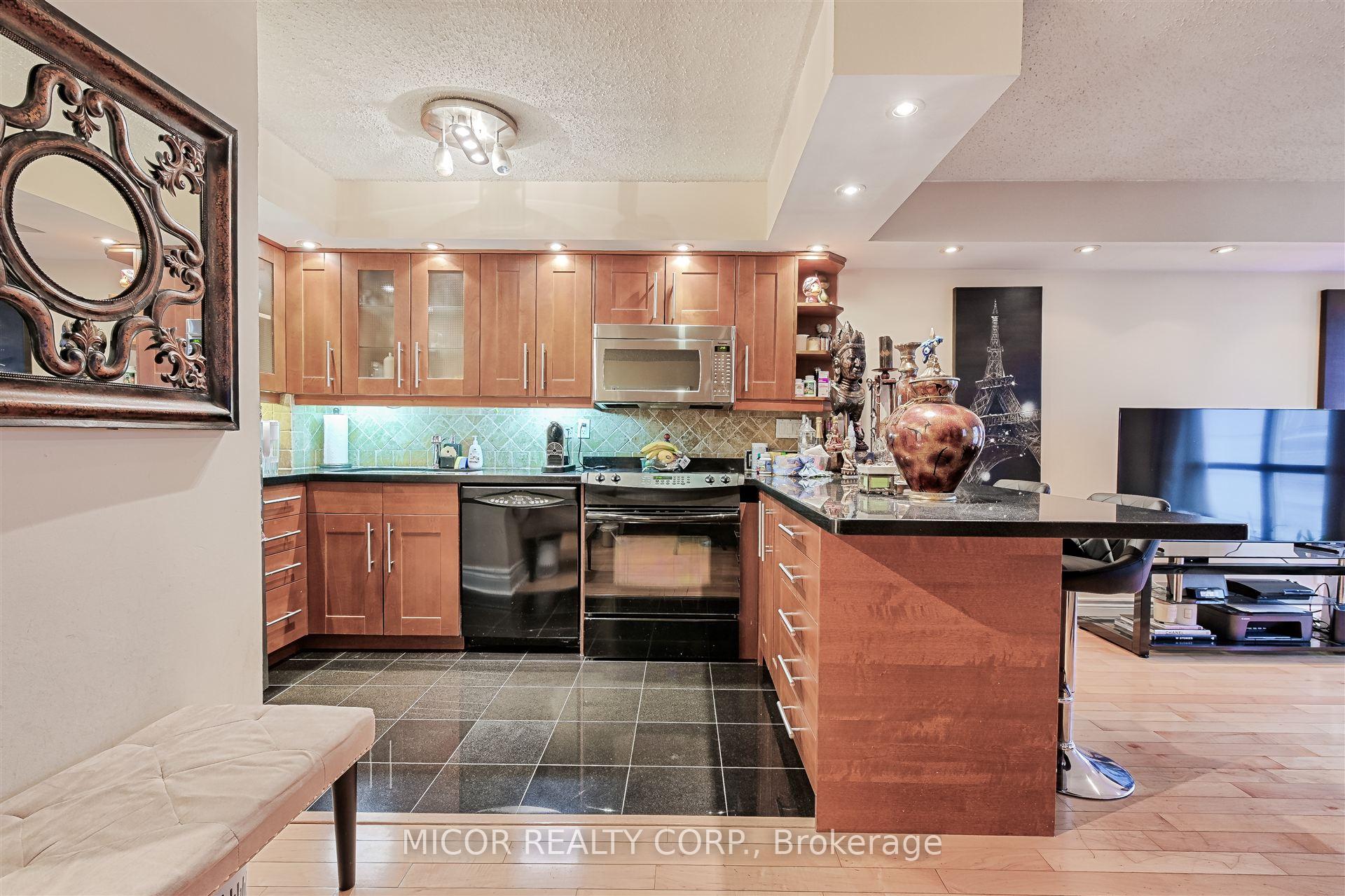 1 Bedroom Condo at 40 Scollard,  Toronto For sale