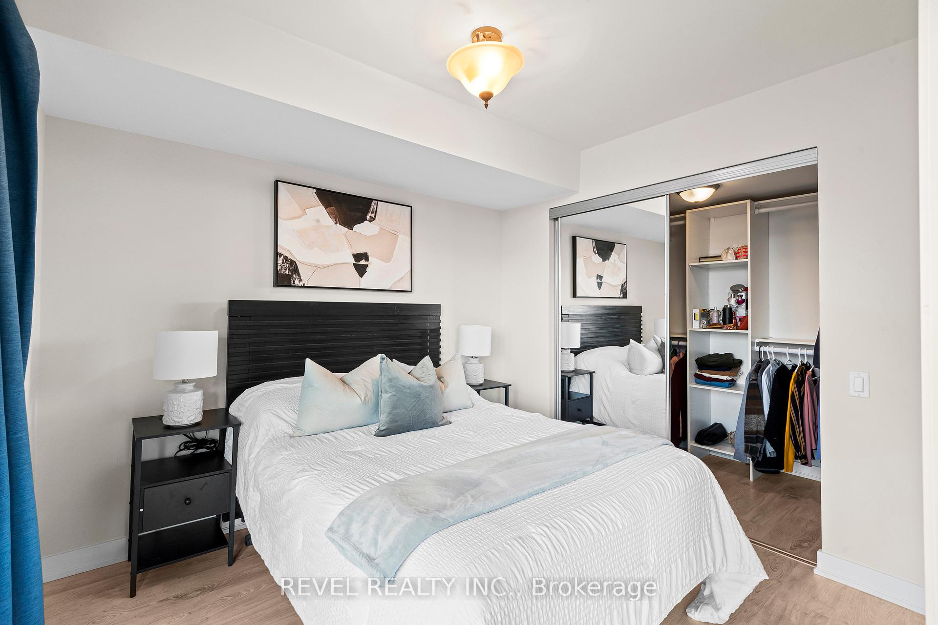 2 Bedrooms Condo at 78 Tecumseth, Toronto For sale