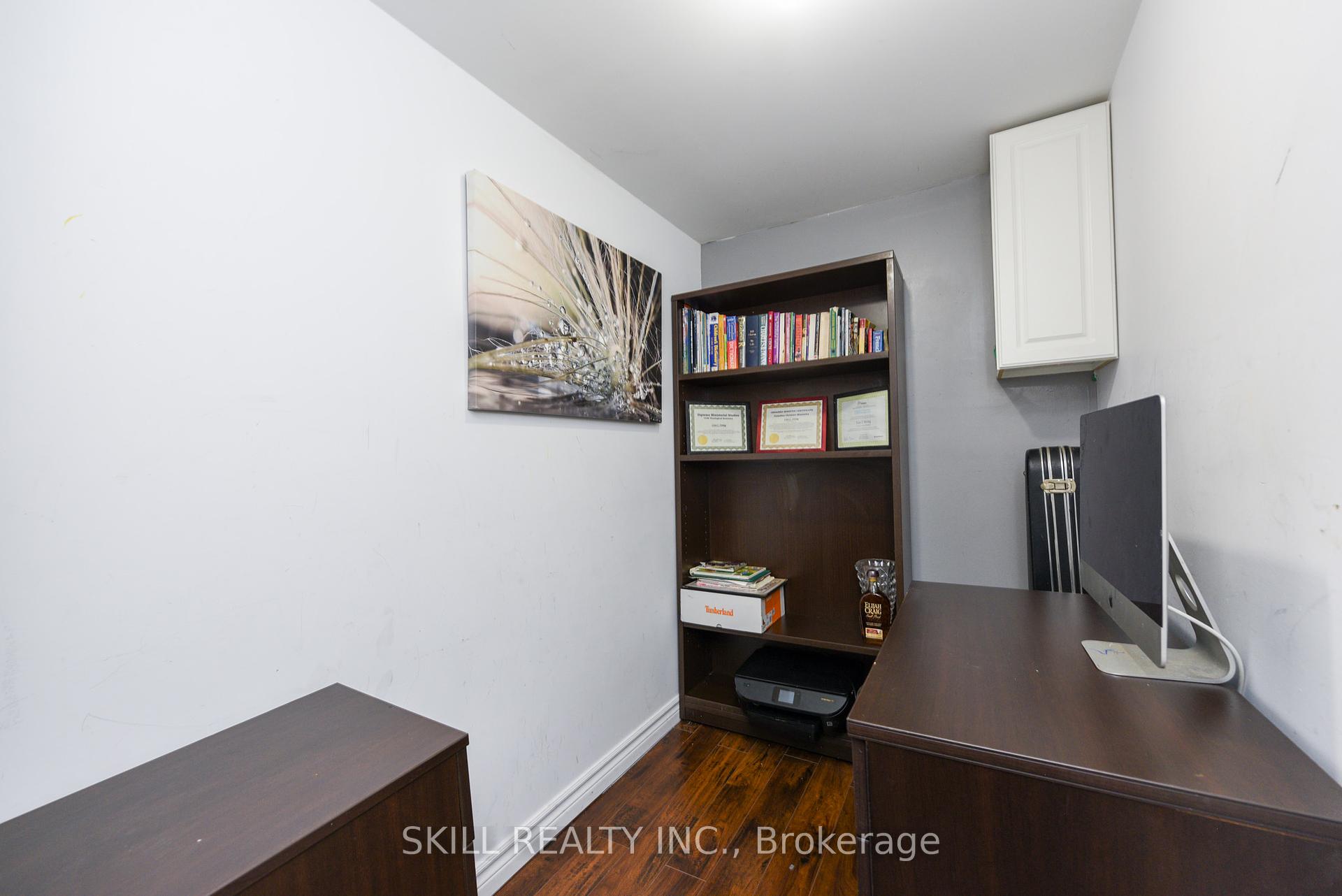 5 Bedrooms Condo at 7500 Goreway,  Mississauga For sale