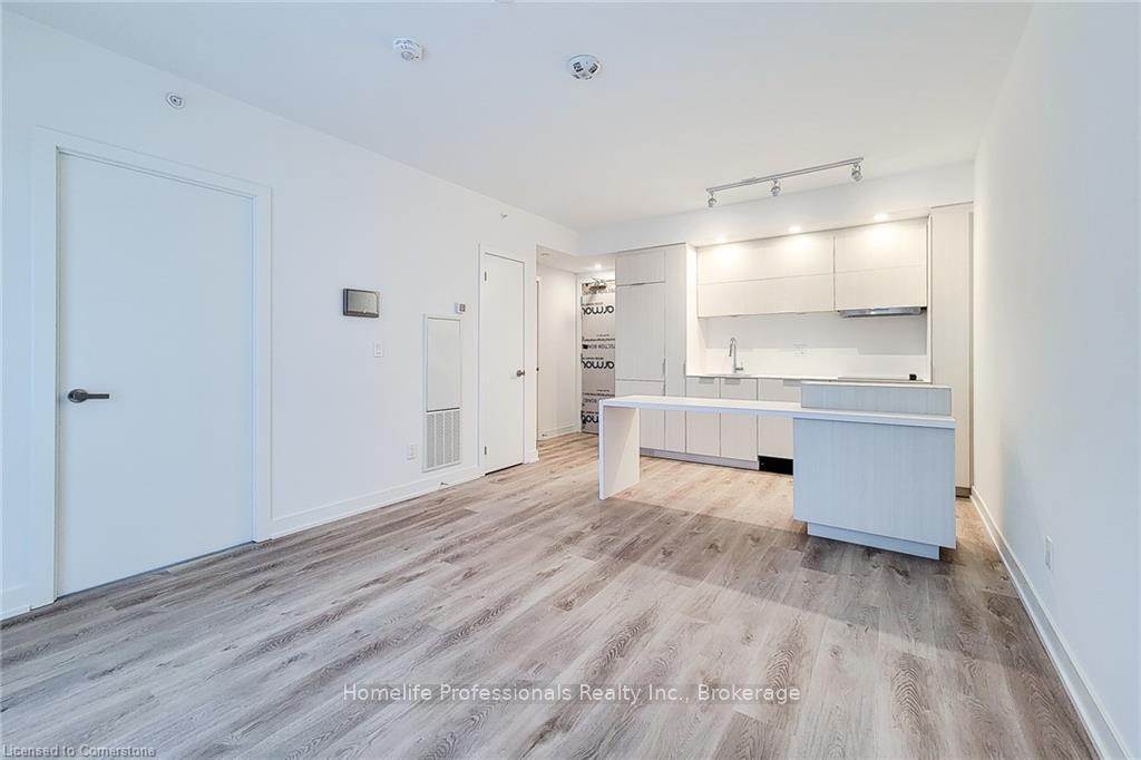 1 Bedroom Condo at 370 Martha,  Burlington For sale