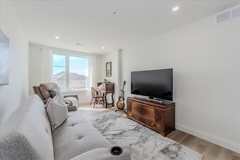 99B Farley Road 207