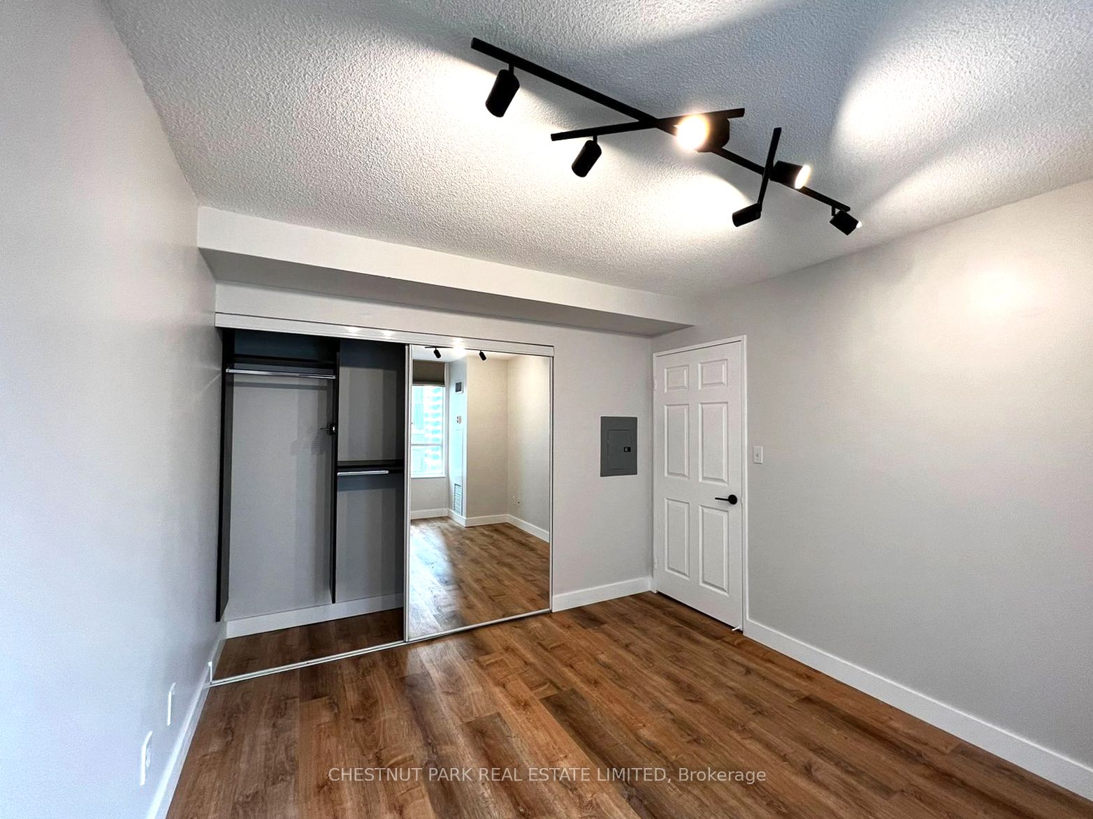 43 Eglinton Avenue E #909, Toronto C03 Yonge-Eglinton