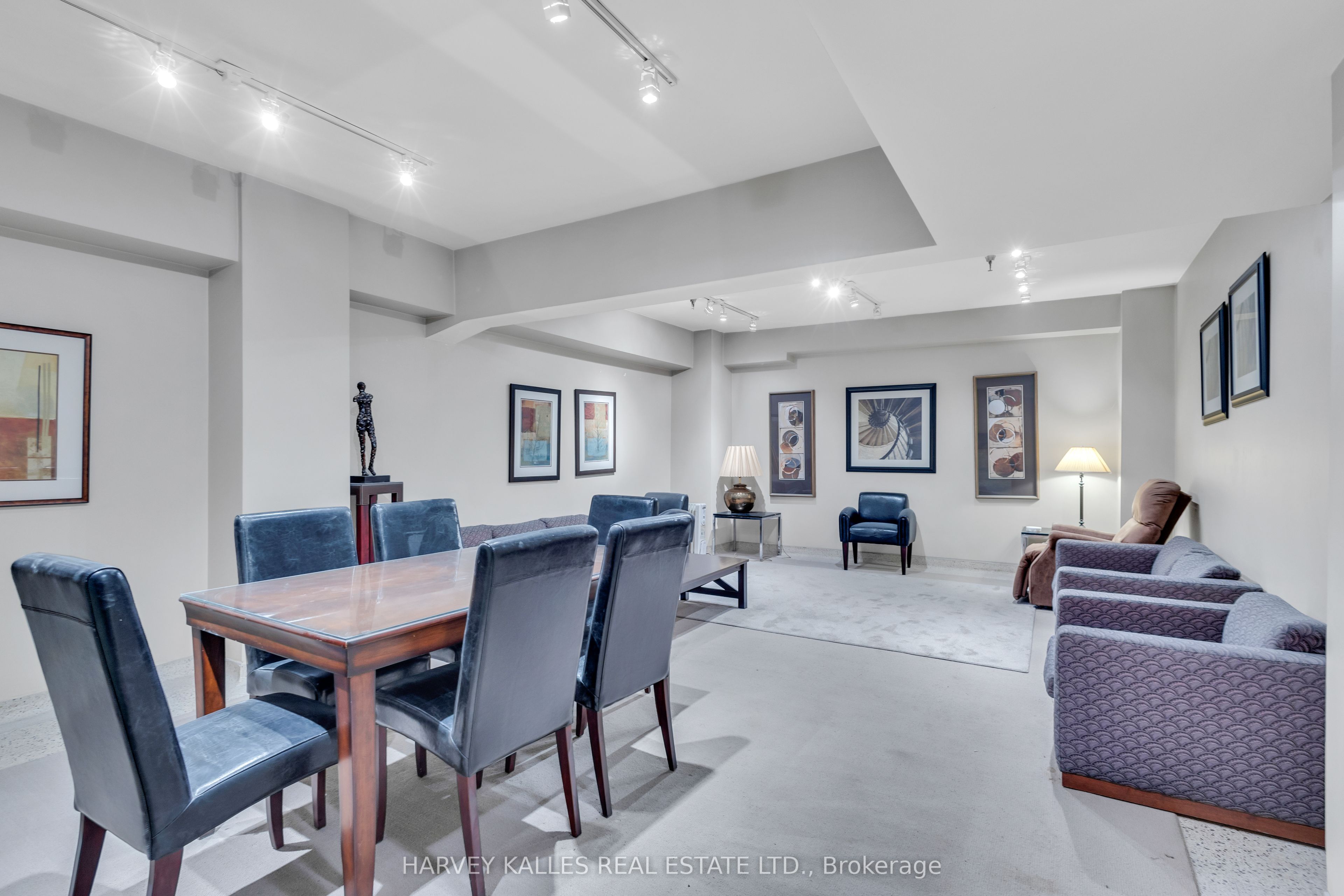 2600 Bathurst Street 801